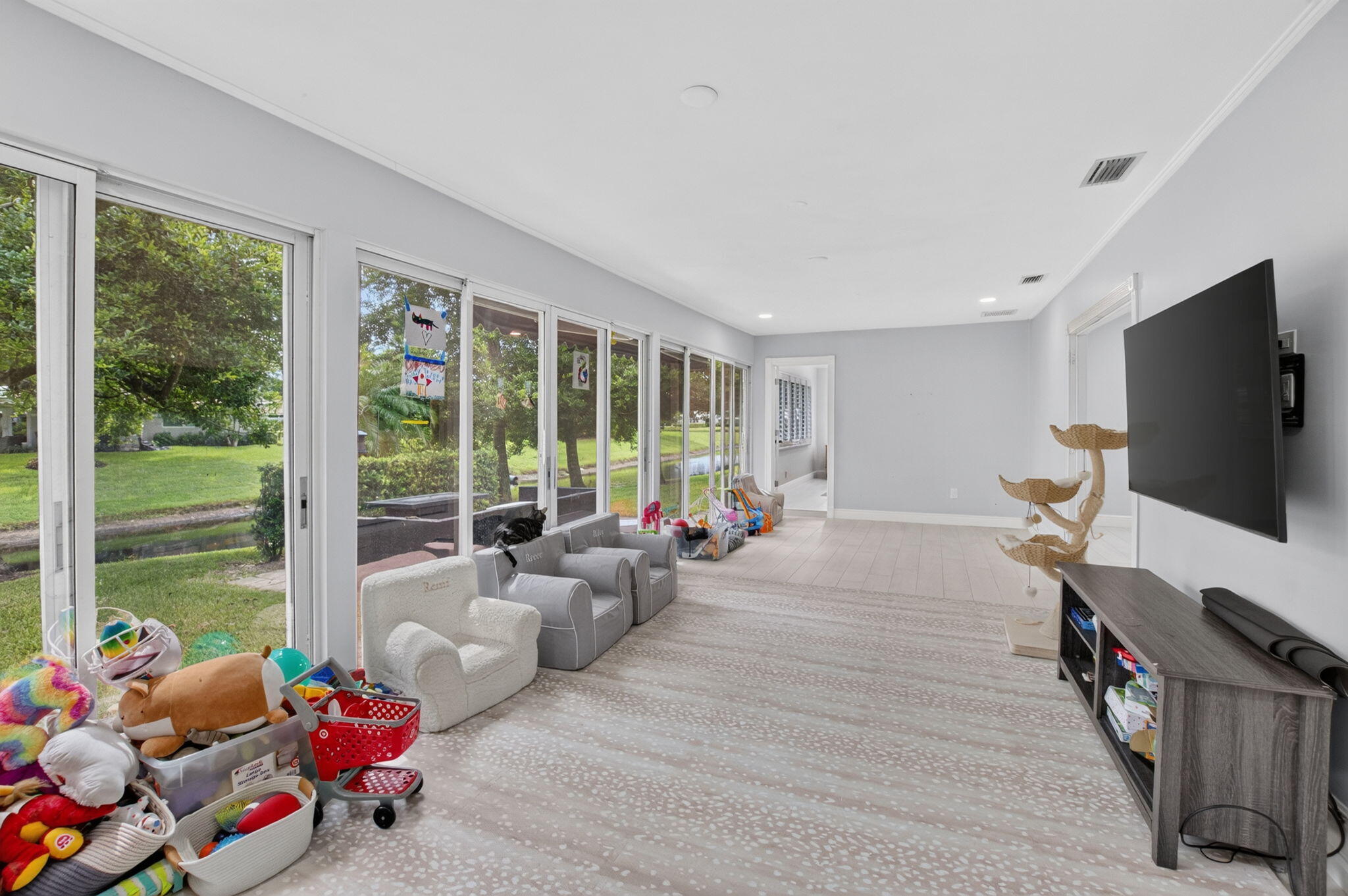 15 Holly Villas