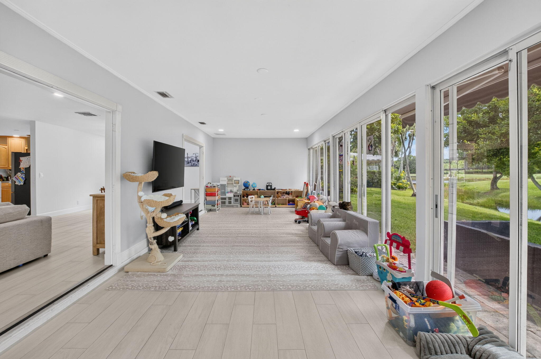 15 Holly Villas