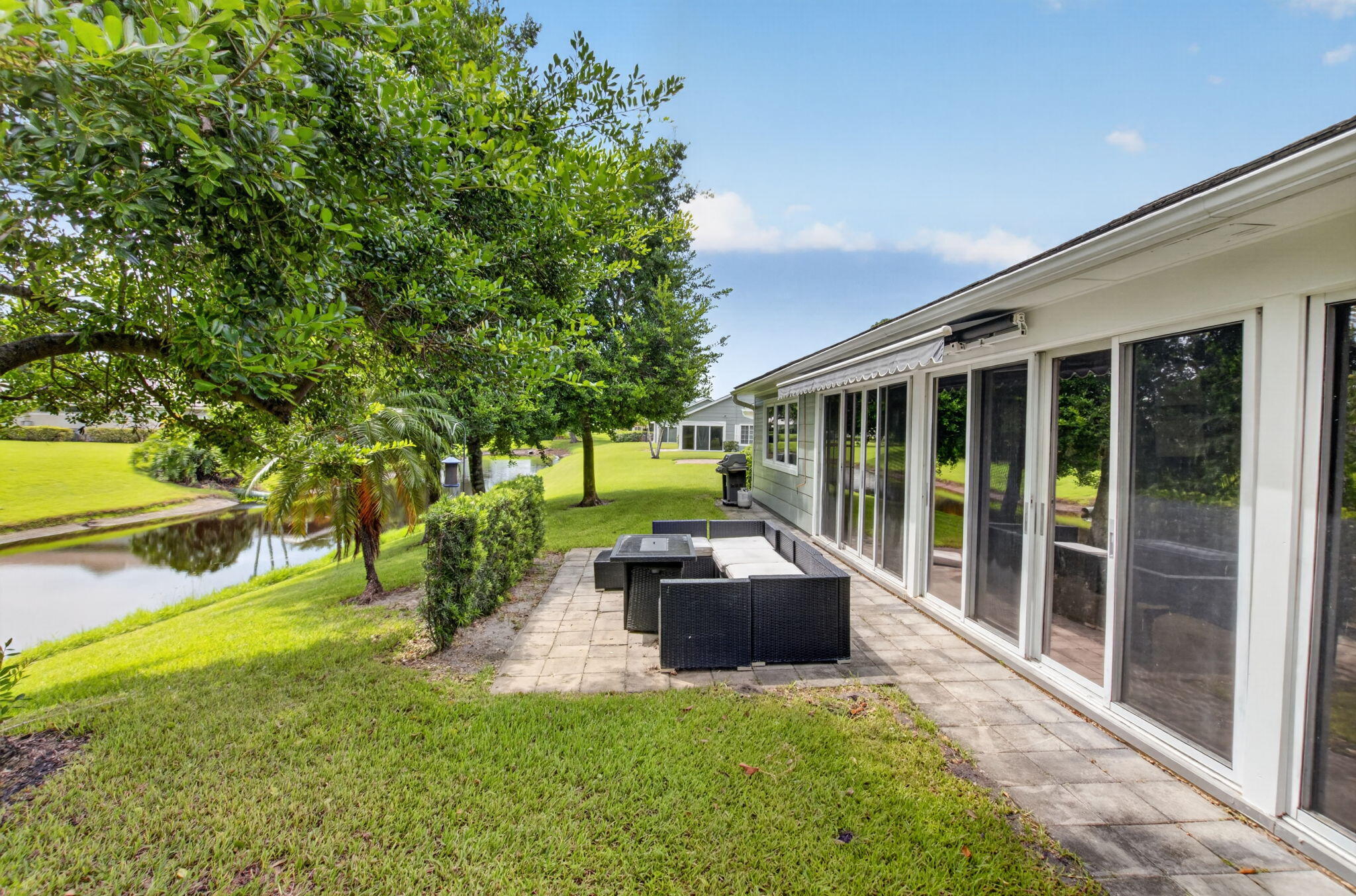 15 Holly Villas