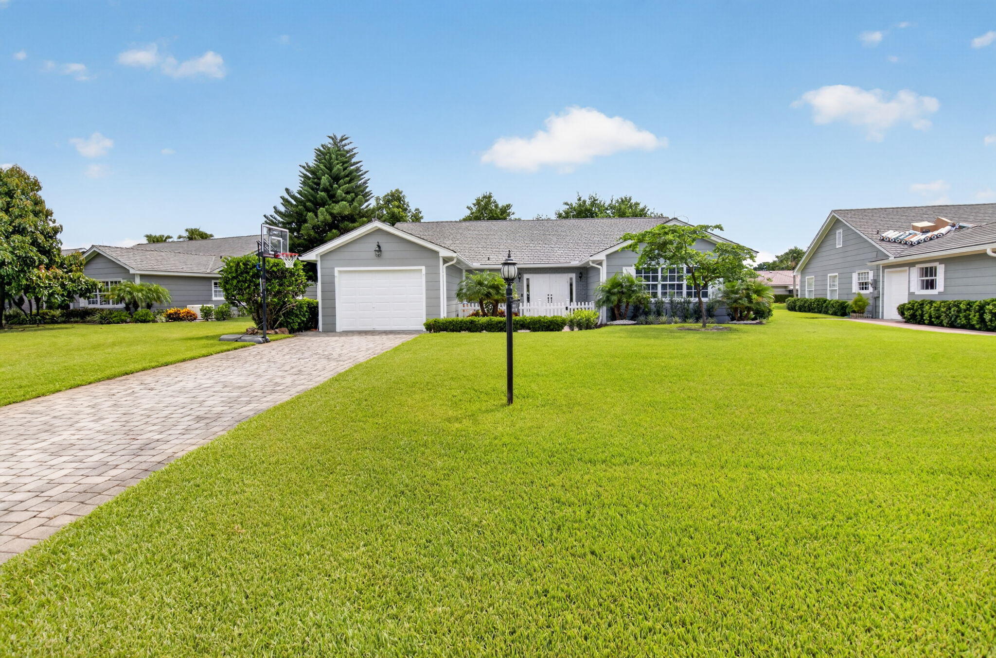 15 Holly Villas