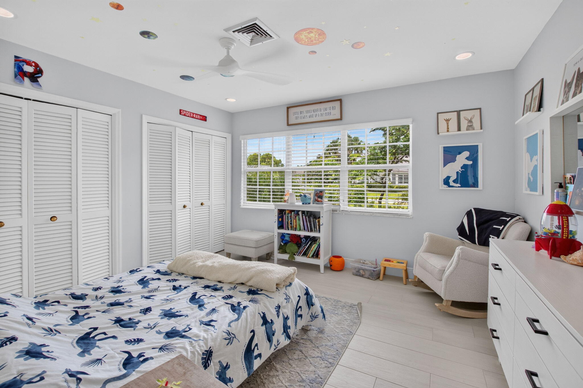 15 Holly Villas