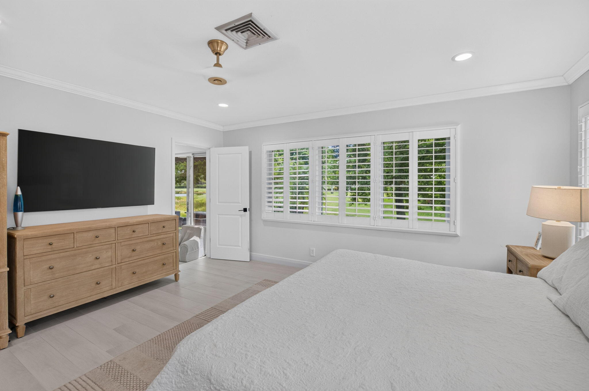 15 Holly Villas