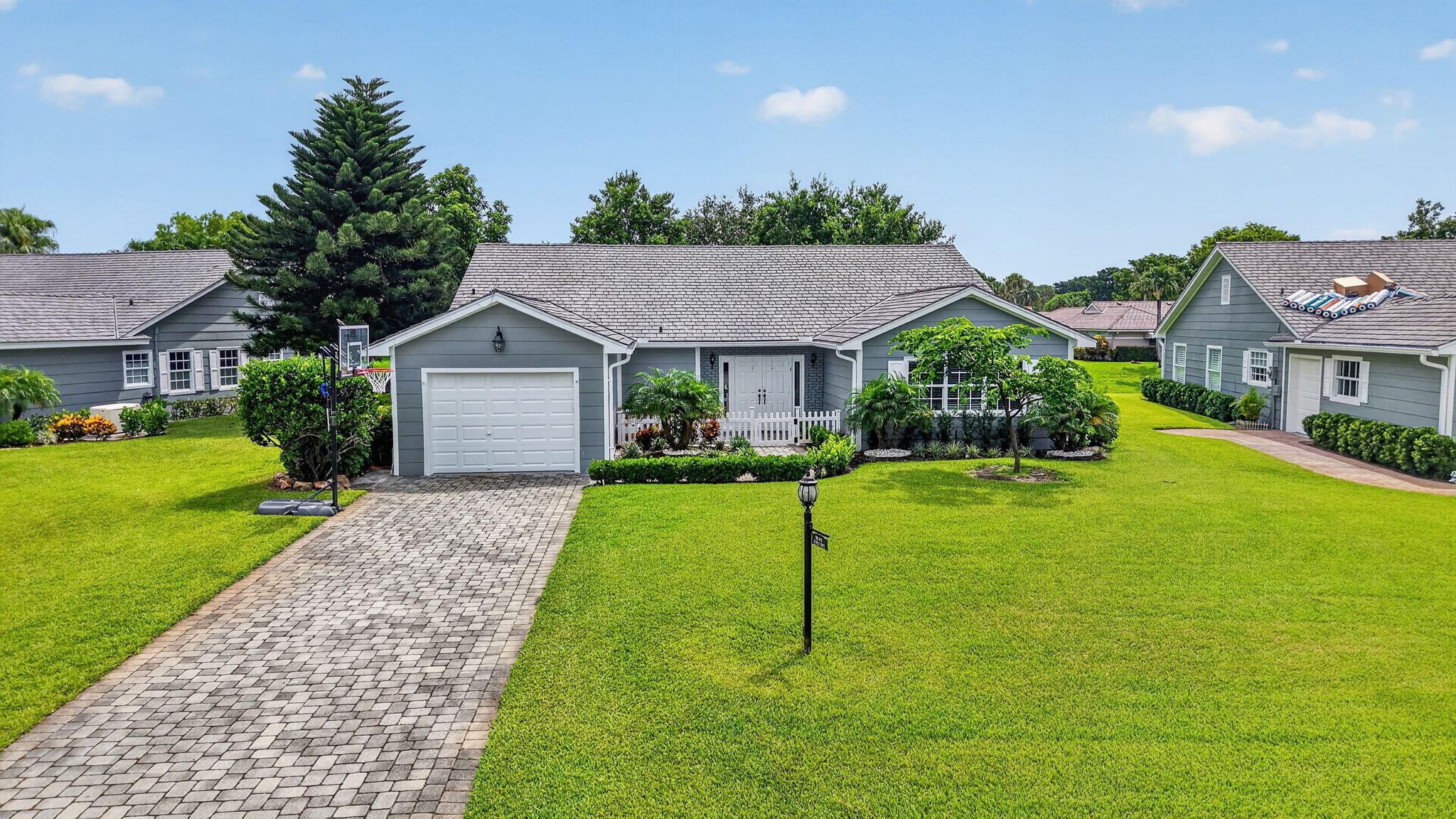 15 Holly Villas