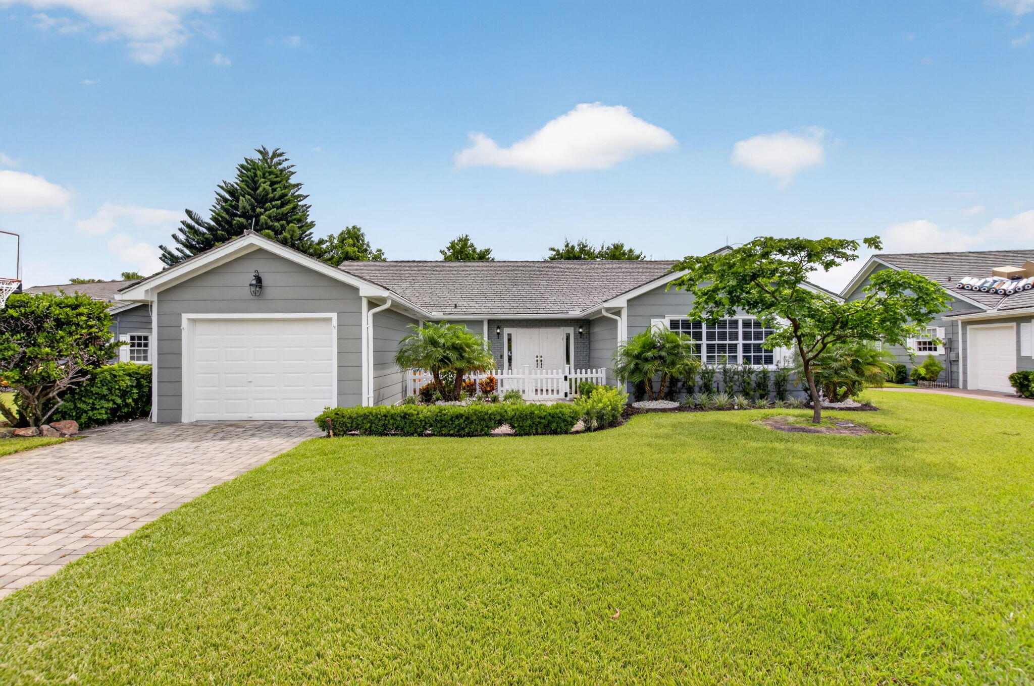 15 Holly Villas