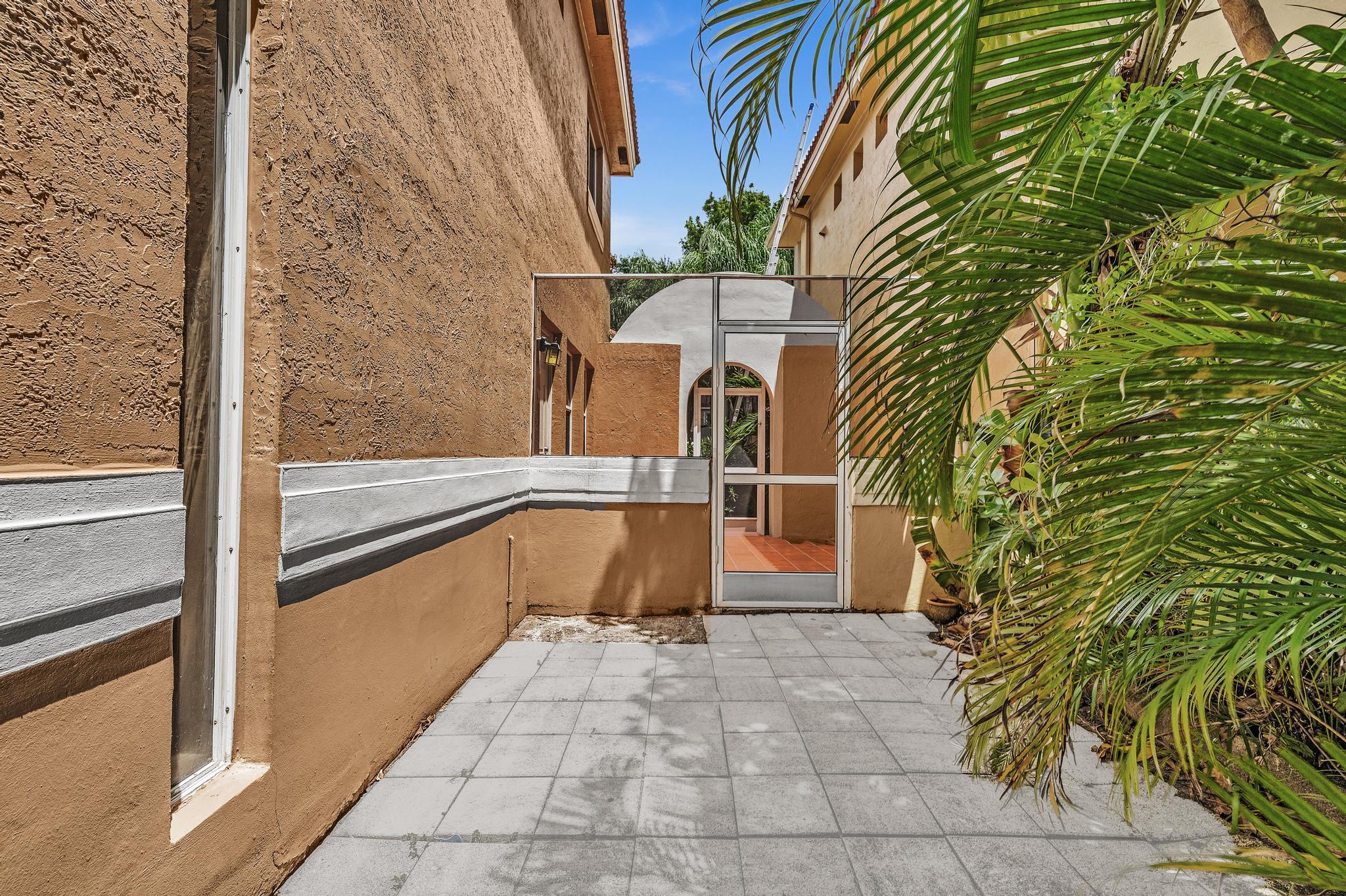 11379 Lakeview Drive