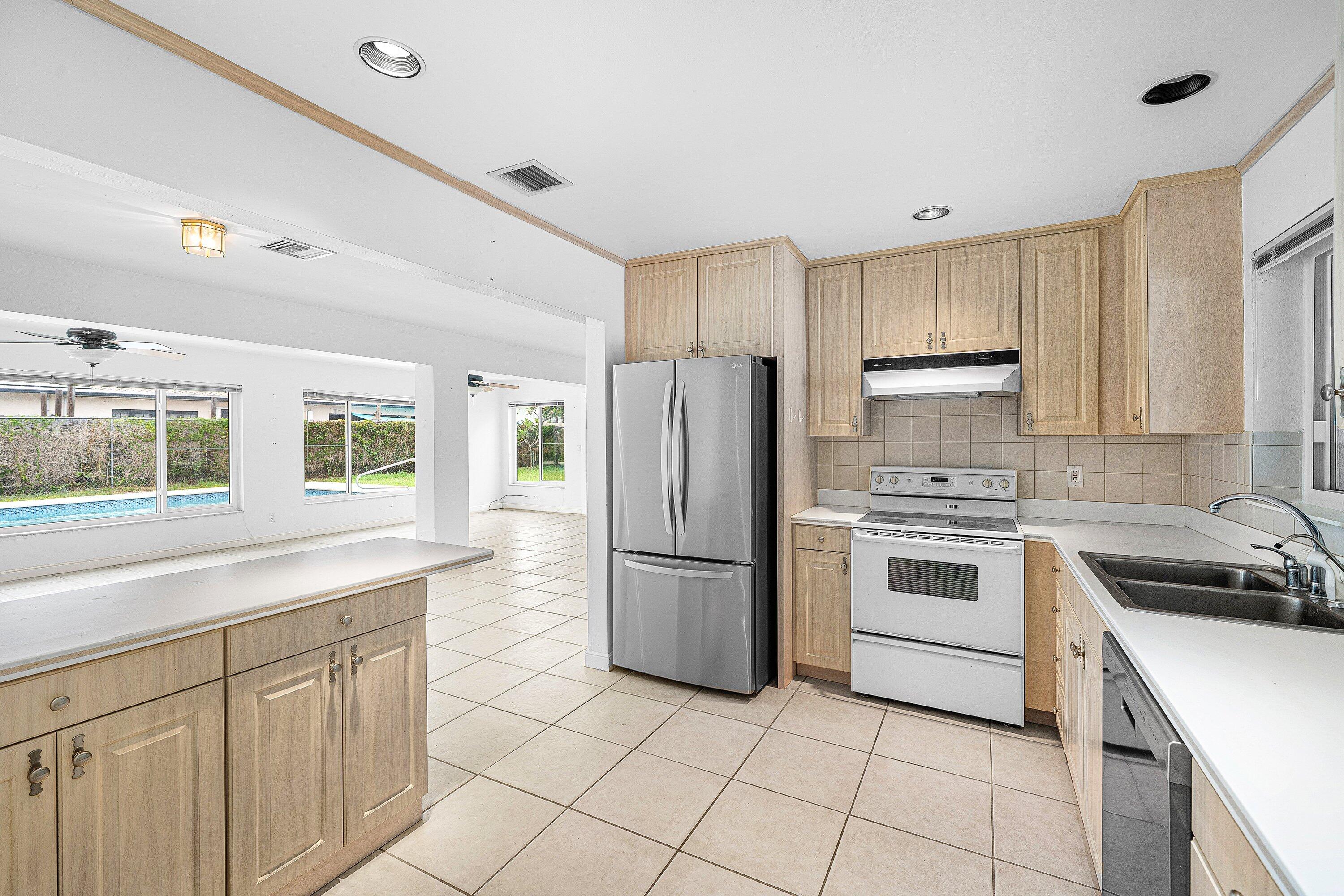 311 NE 23RD Way