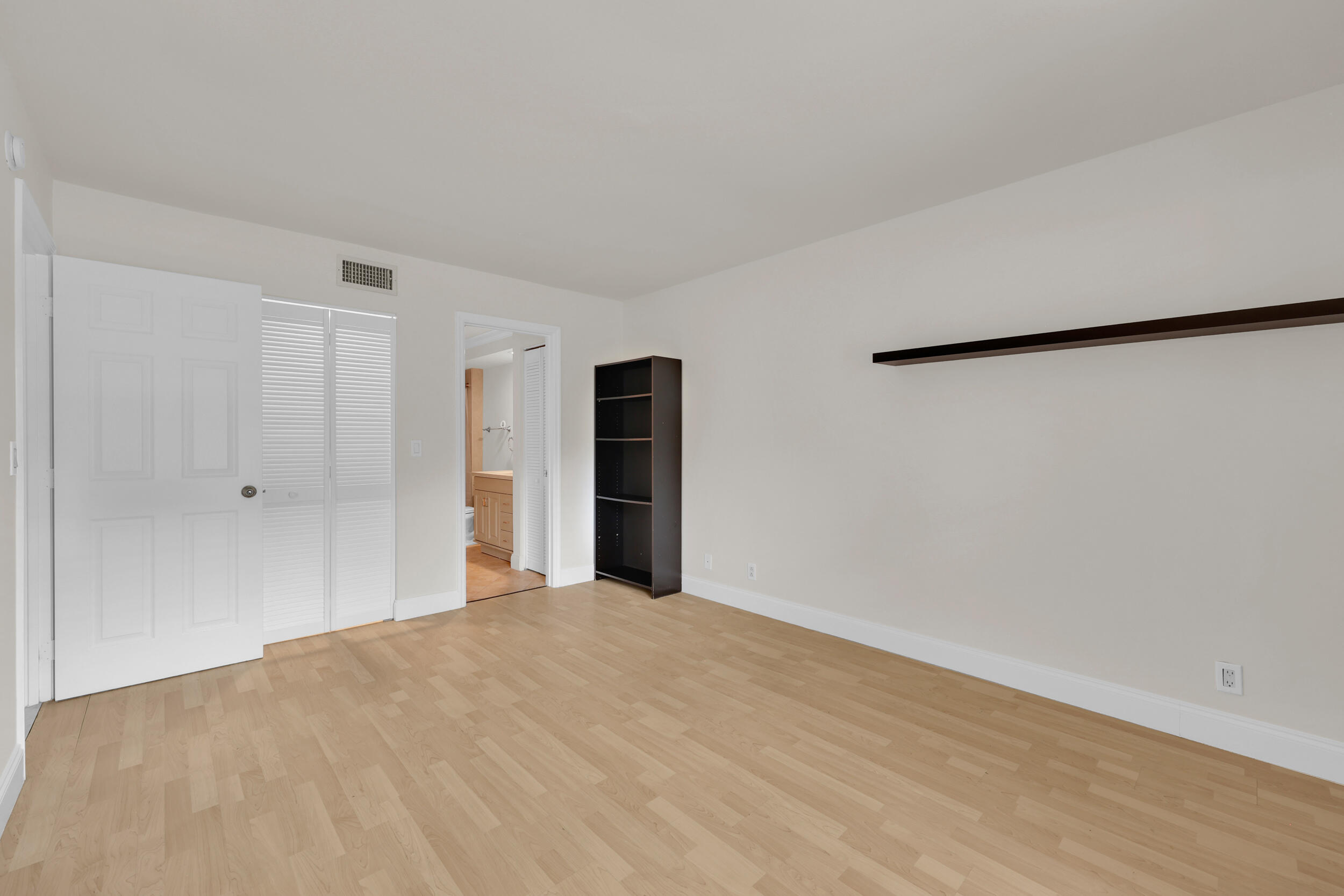 490 NW 20TH Street 1140