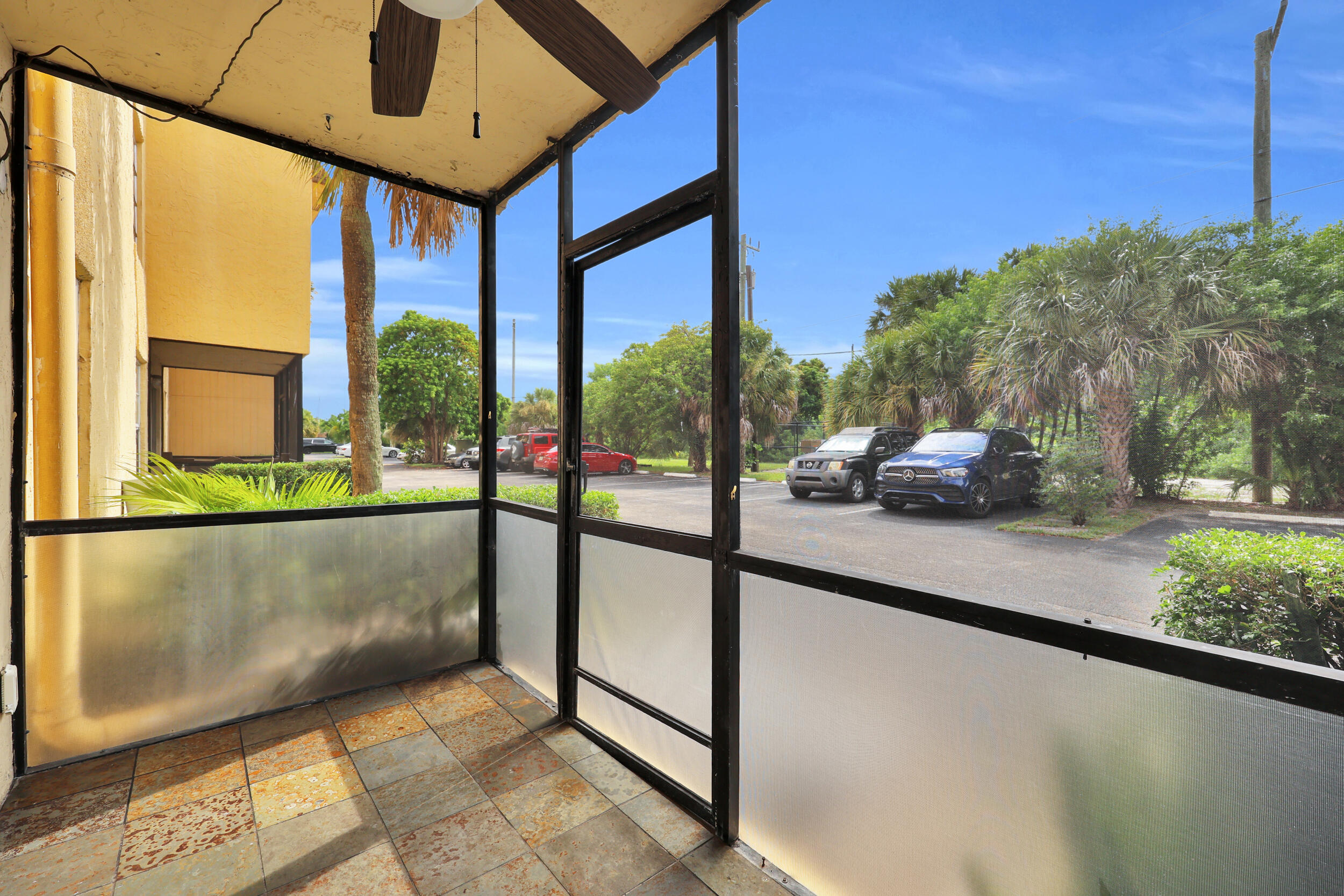 490 NW 20TH Street 1140