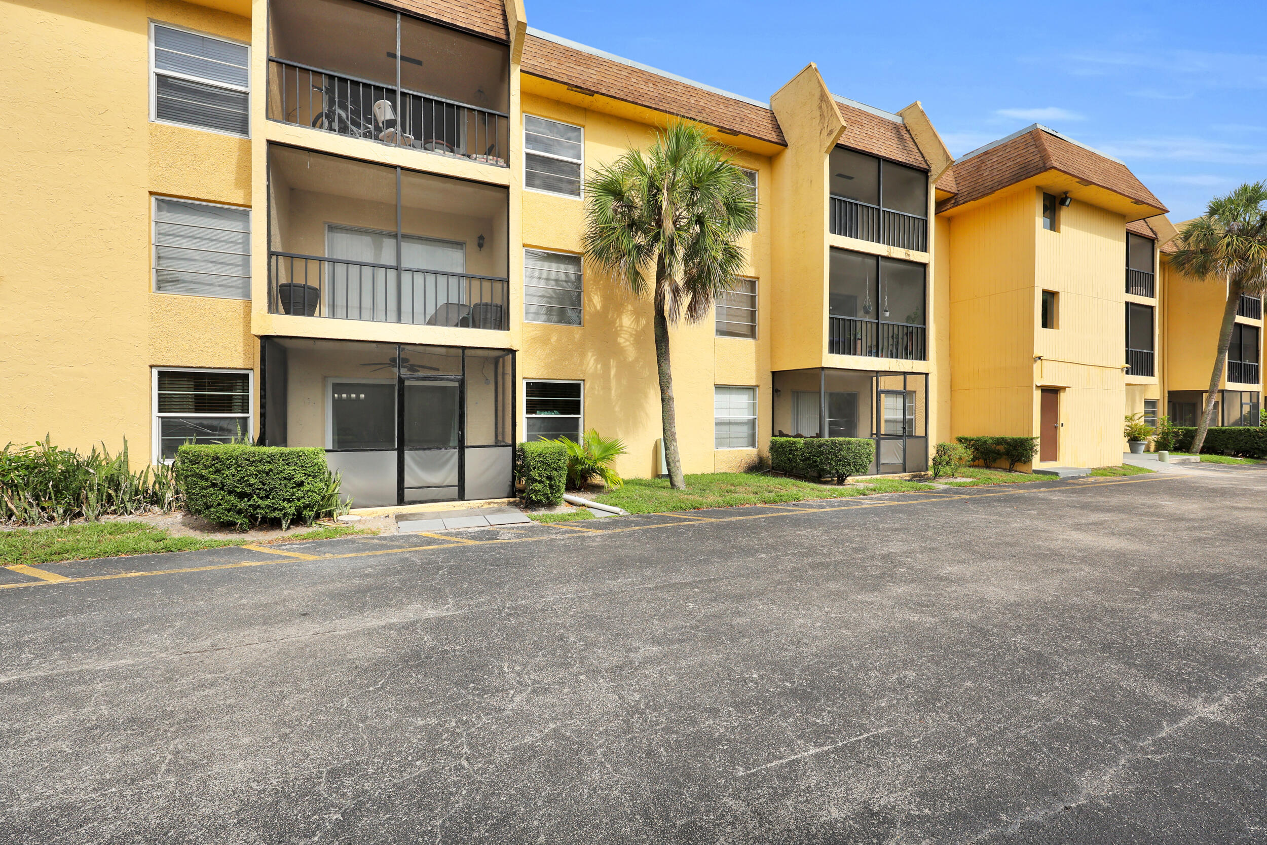 490 NW 20TH Street 1140
