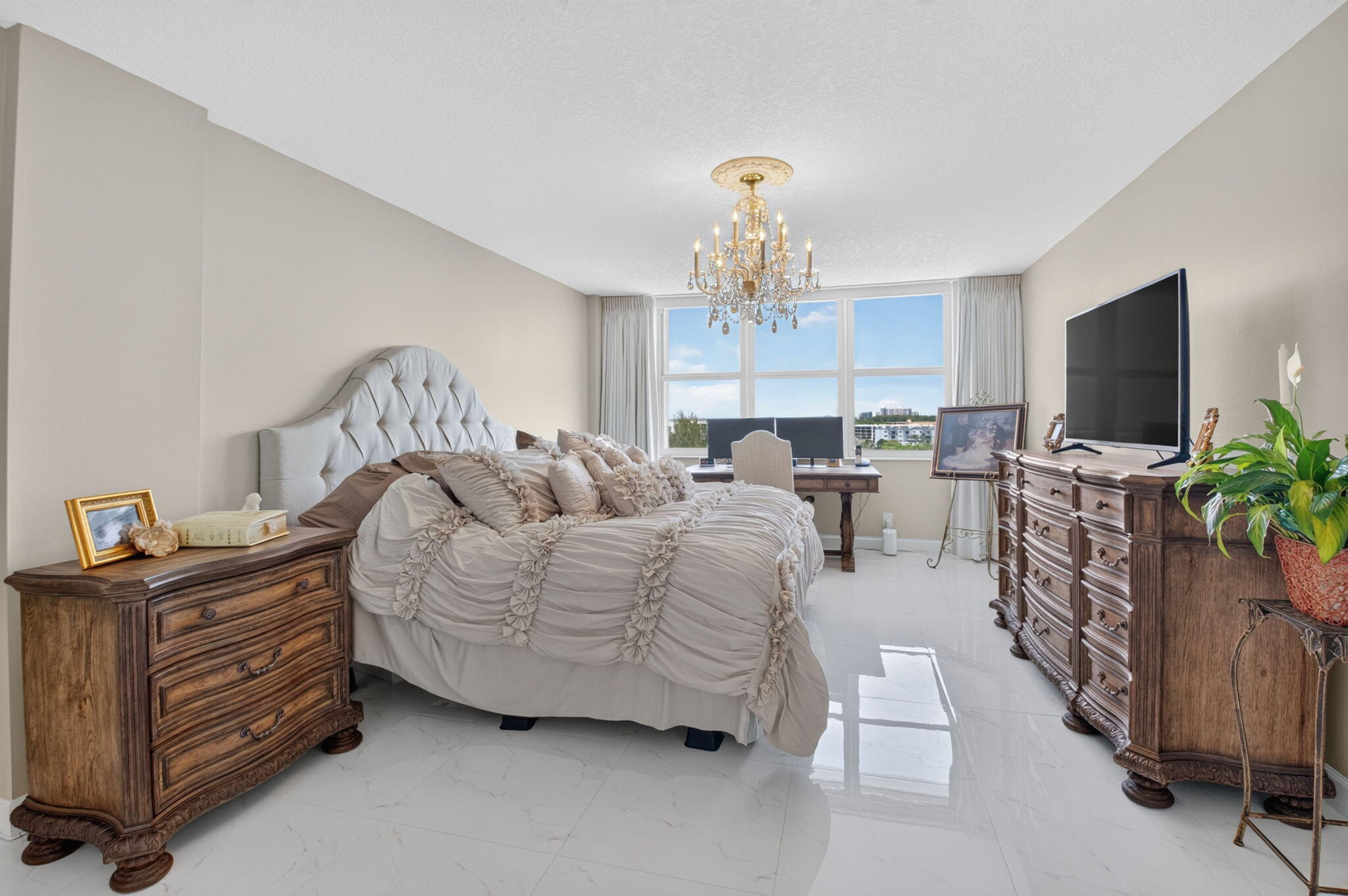 2121 N Ocean Boulevard 1008