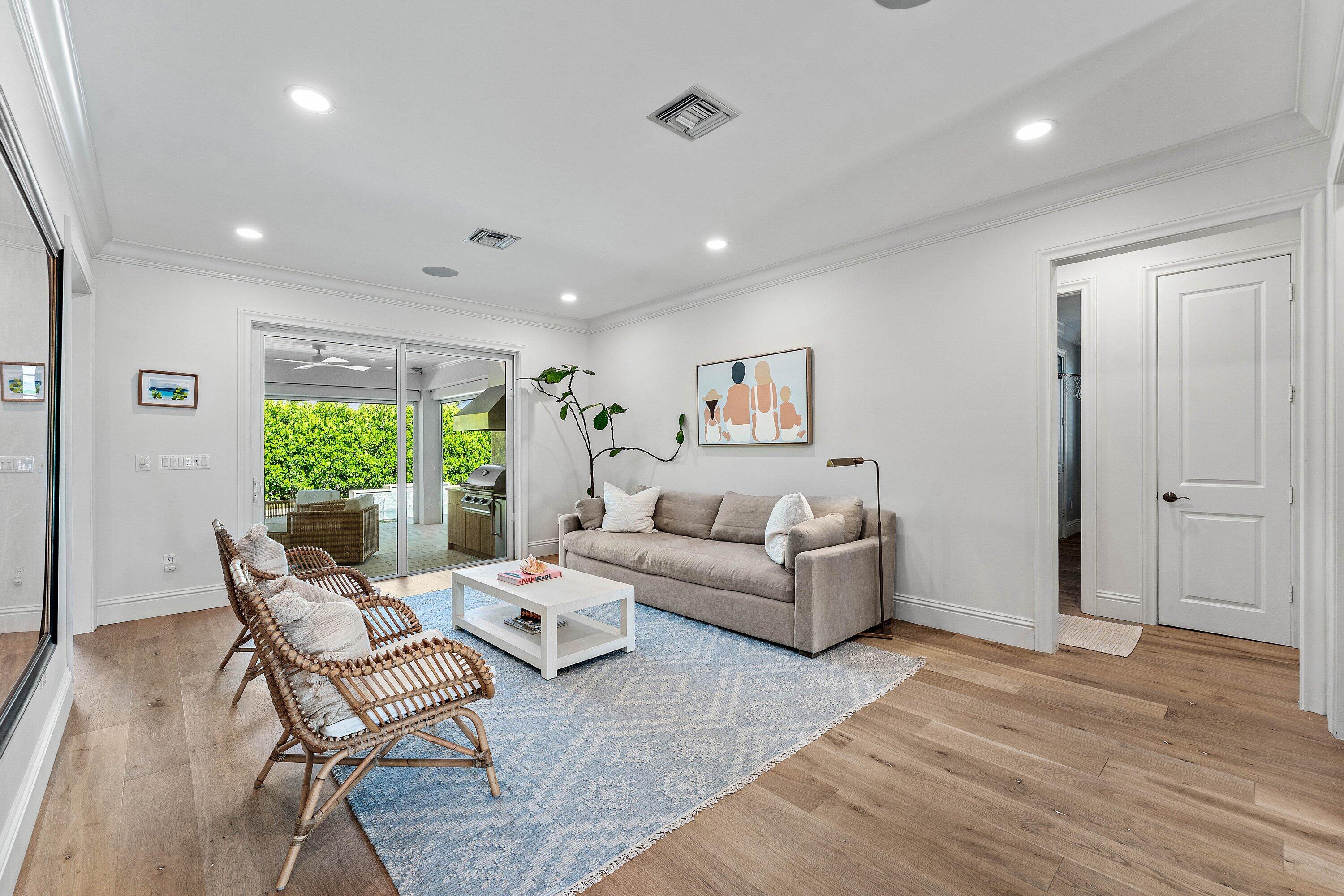 1022 WALNUT Terrace