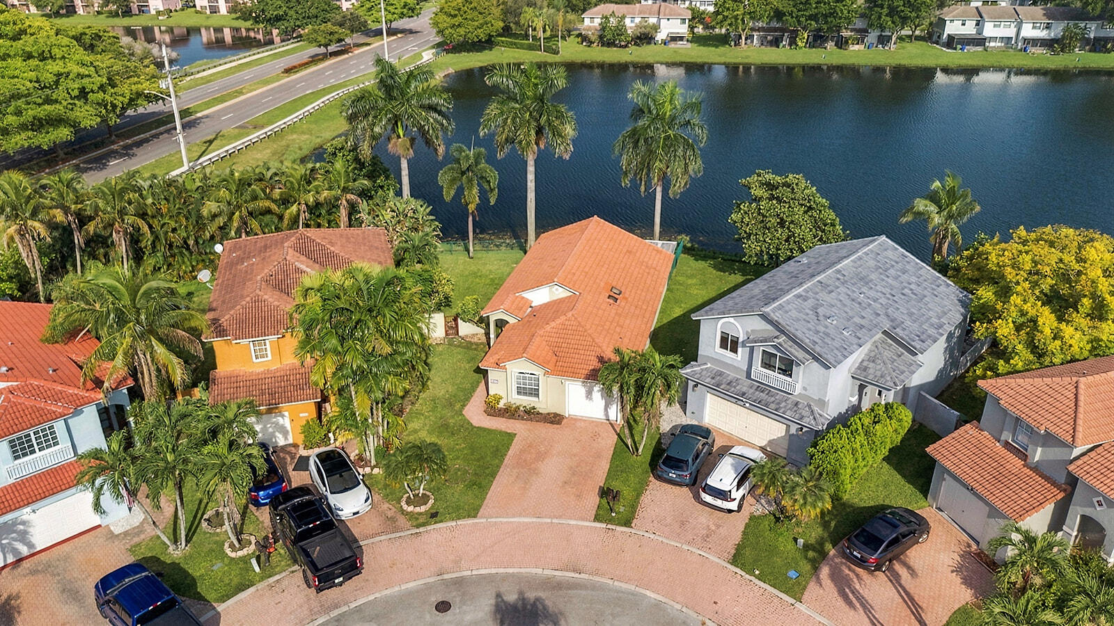 10627 NW 7TH Street