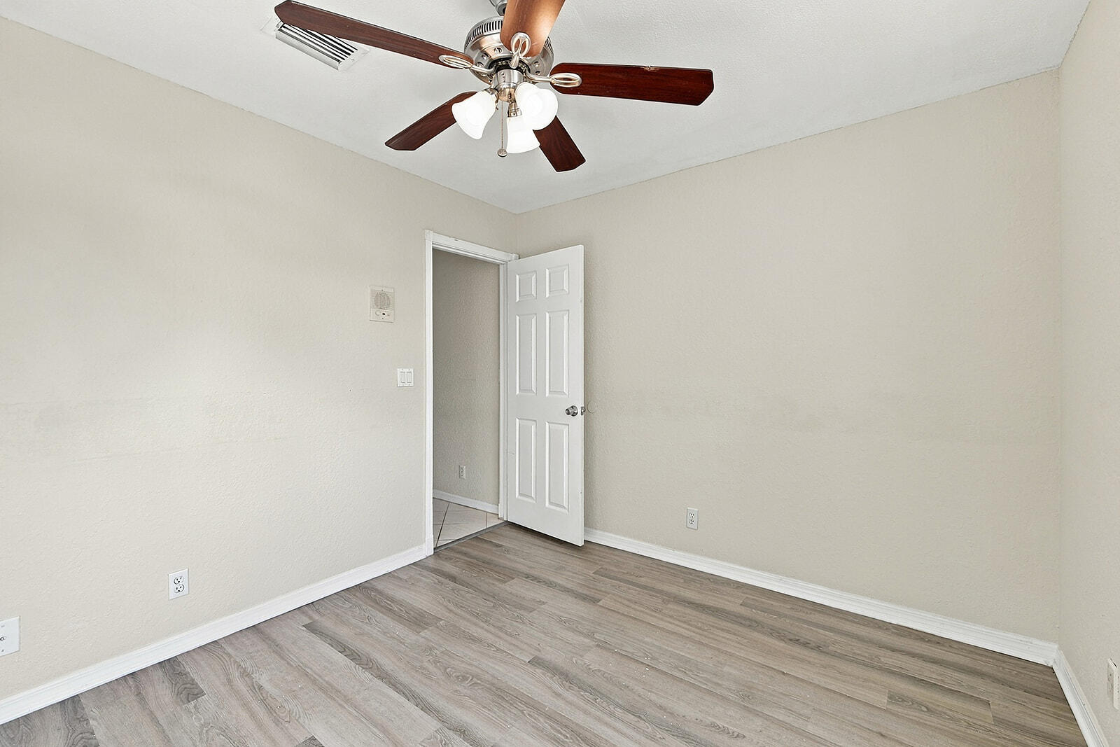 10627 NW 7TH Street