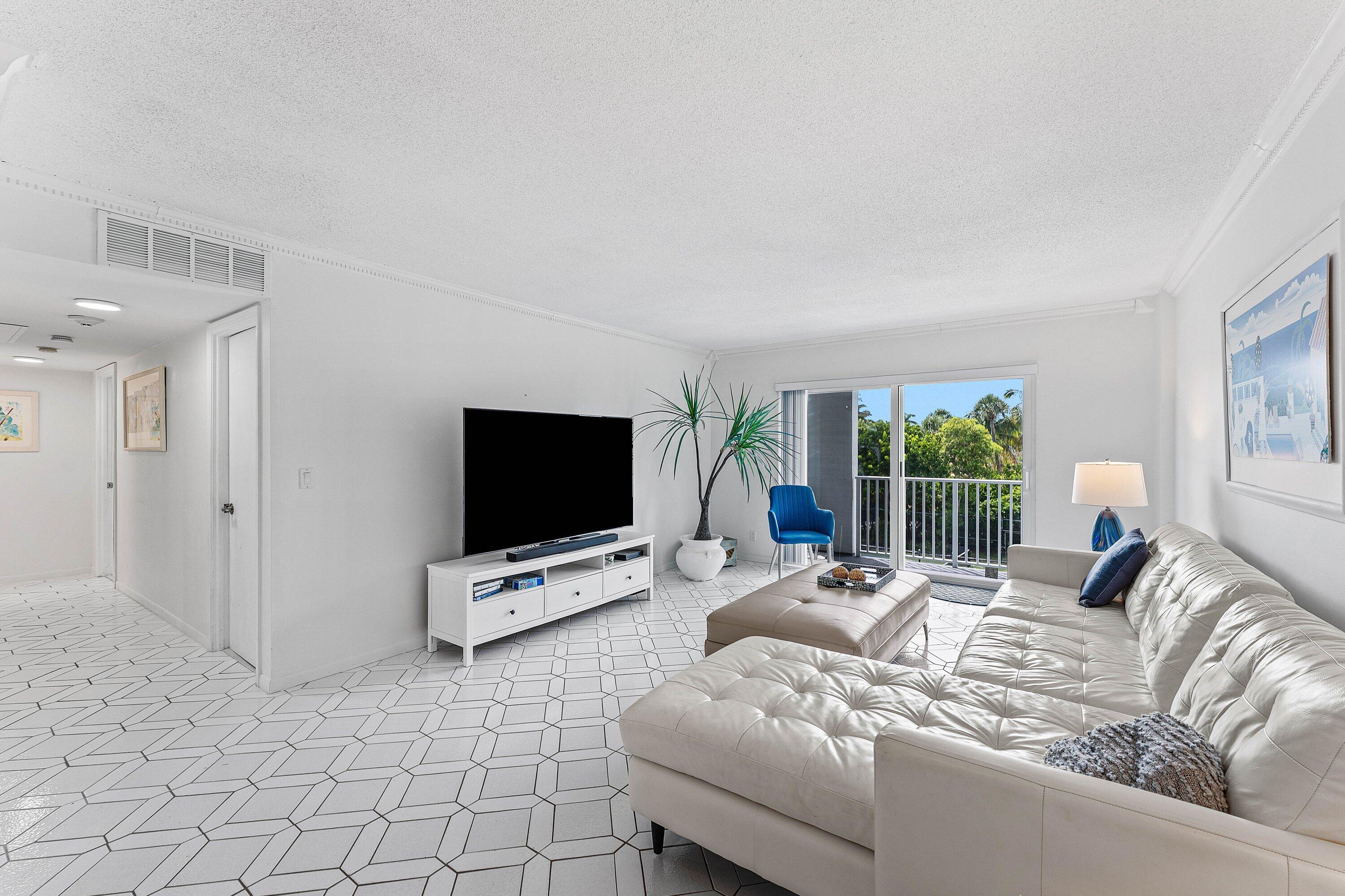 1111 S Ocean Boulevard 315