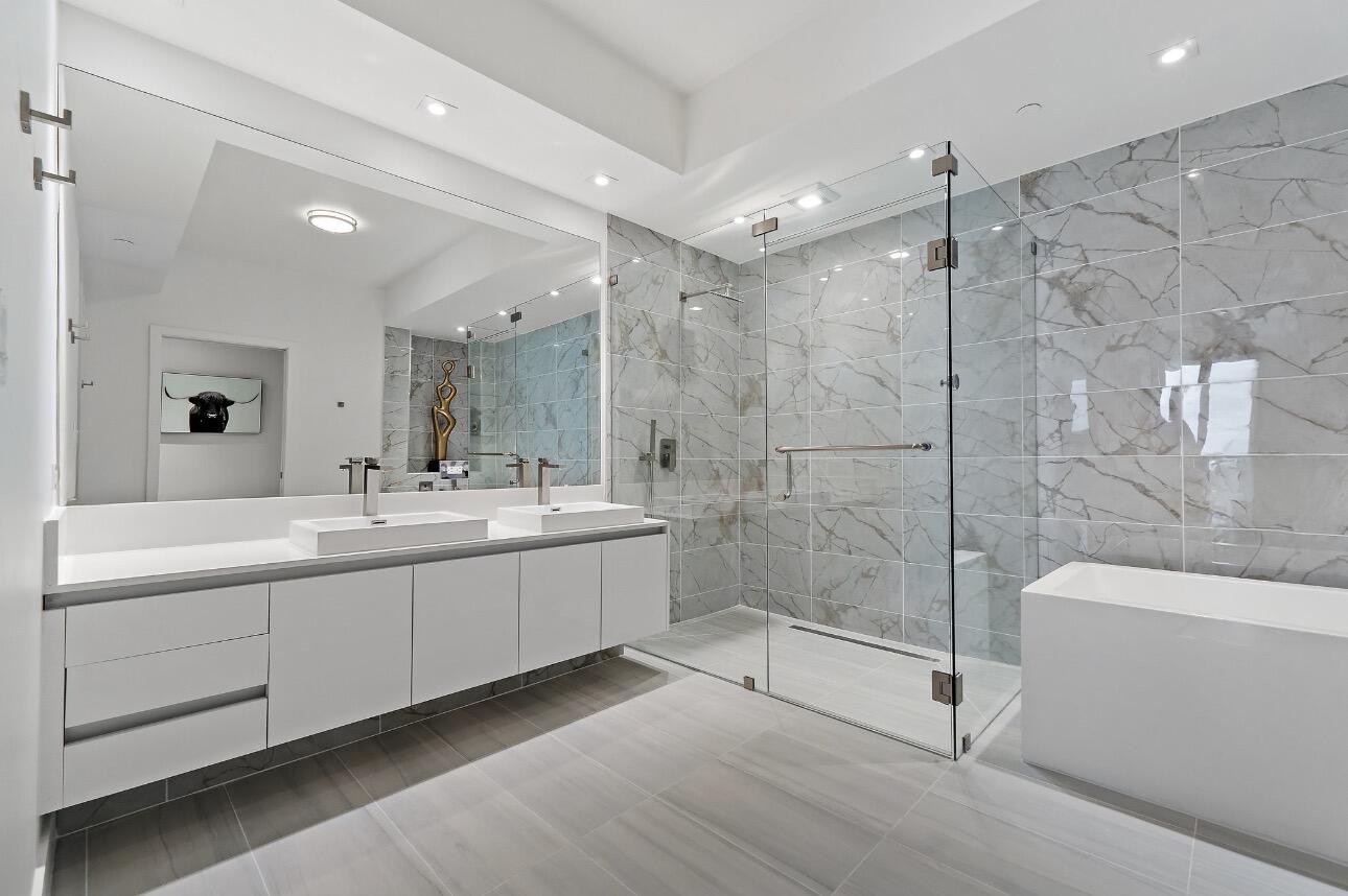 3100 N Ocean Drive P-701