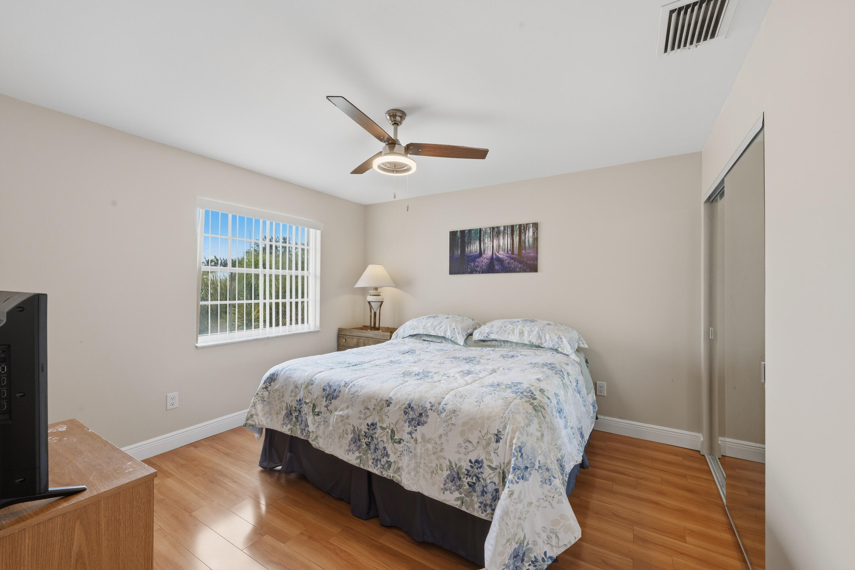 10592 PLAINVIEW Circle