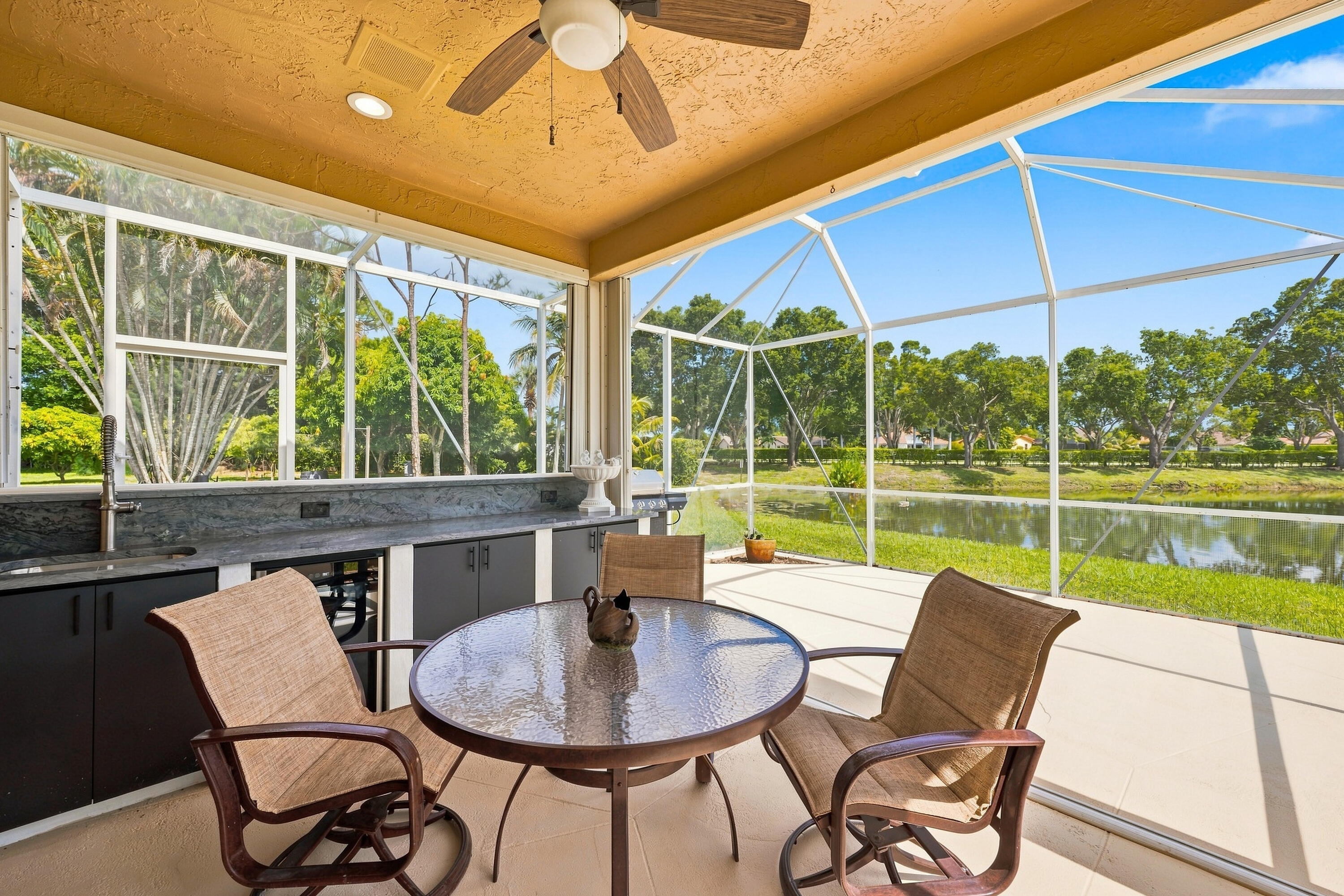 10592 PLAINVIEW Circle