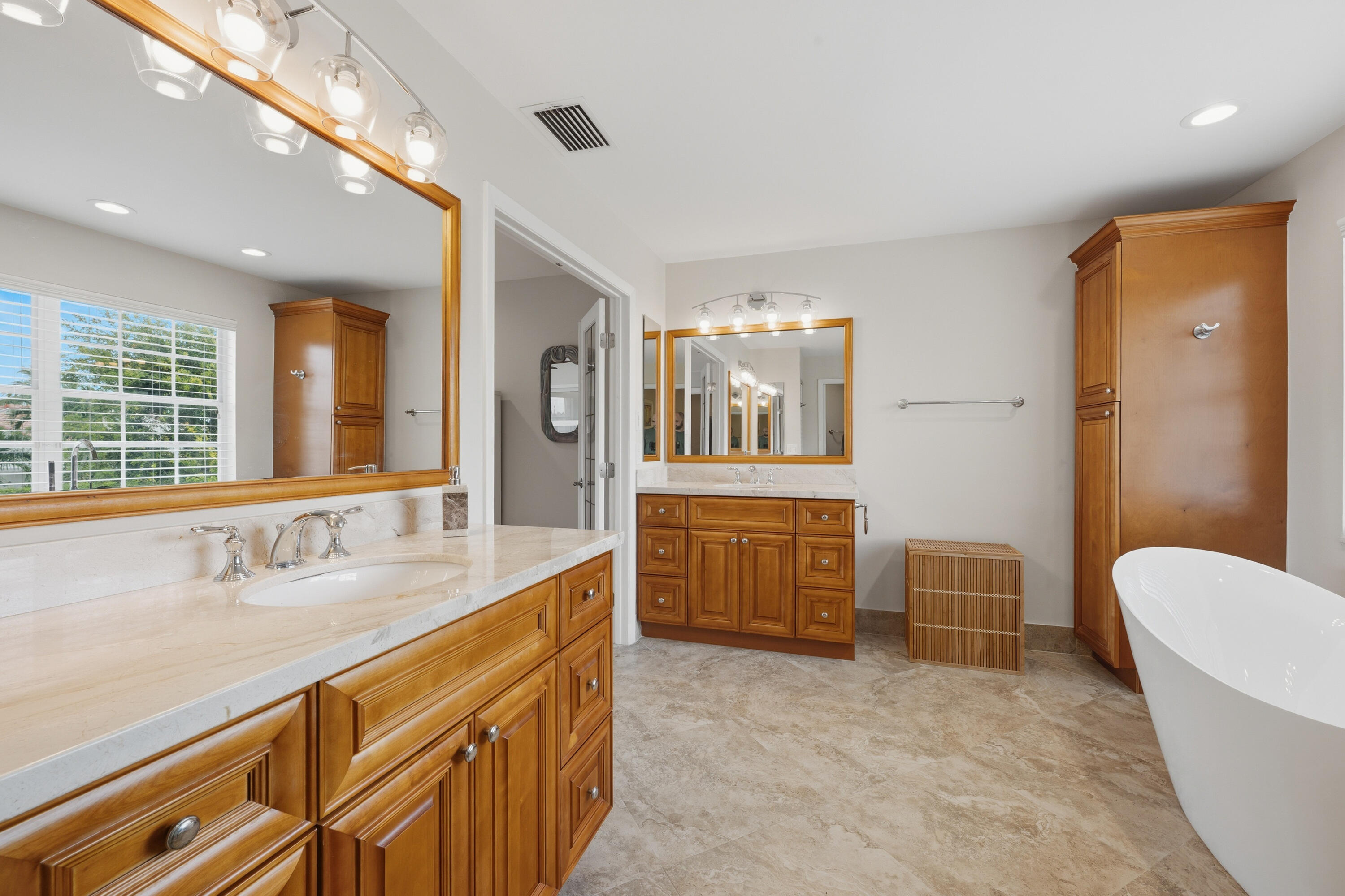 10592 PLAINVIEW Circle