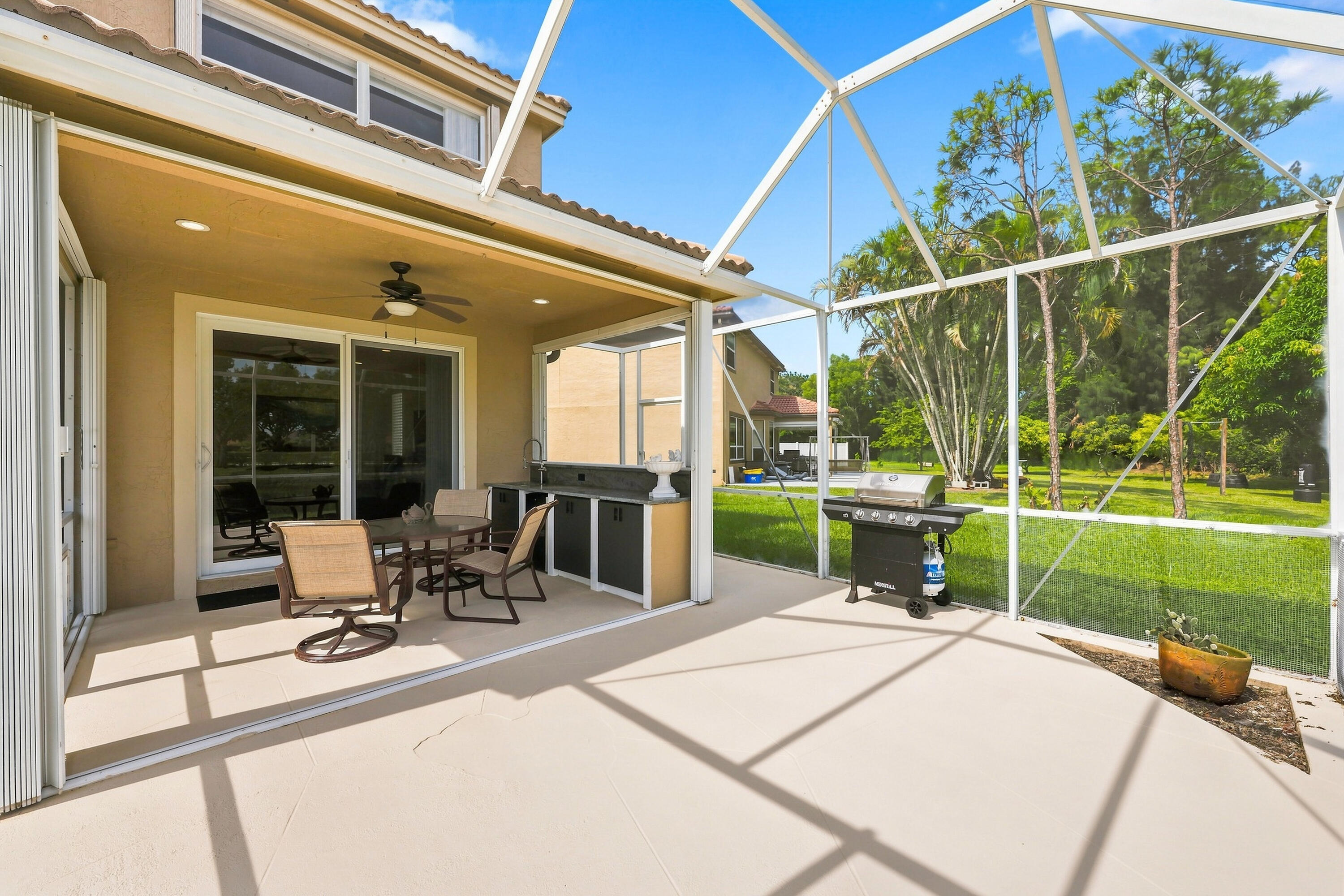 10592 PLAINVIEW Circle