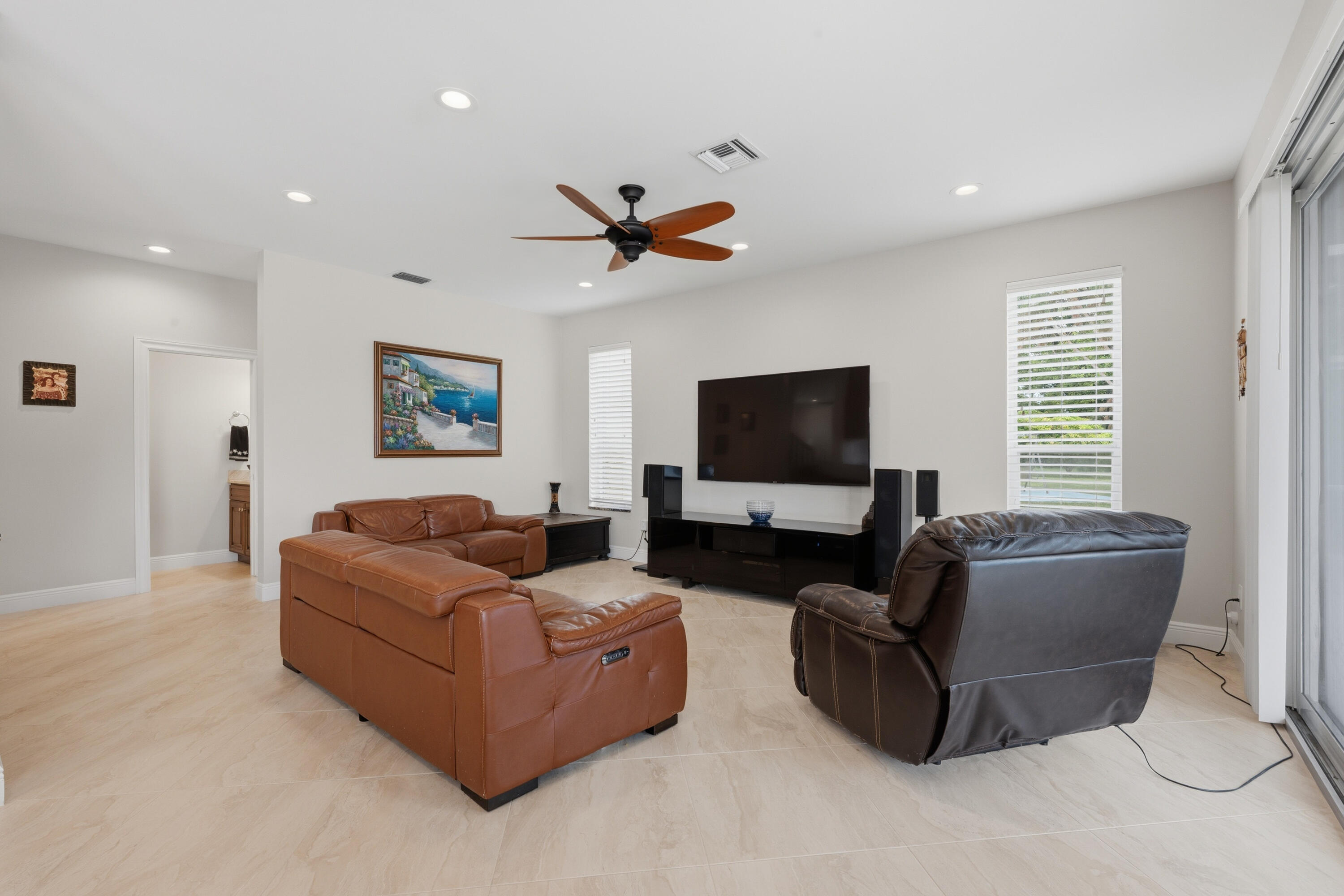 10592 PLAINVIEW Circle