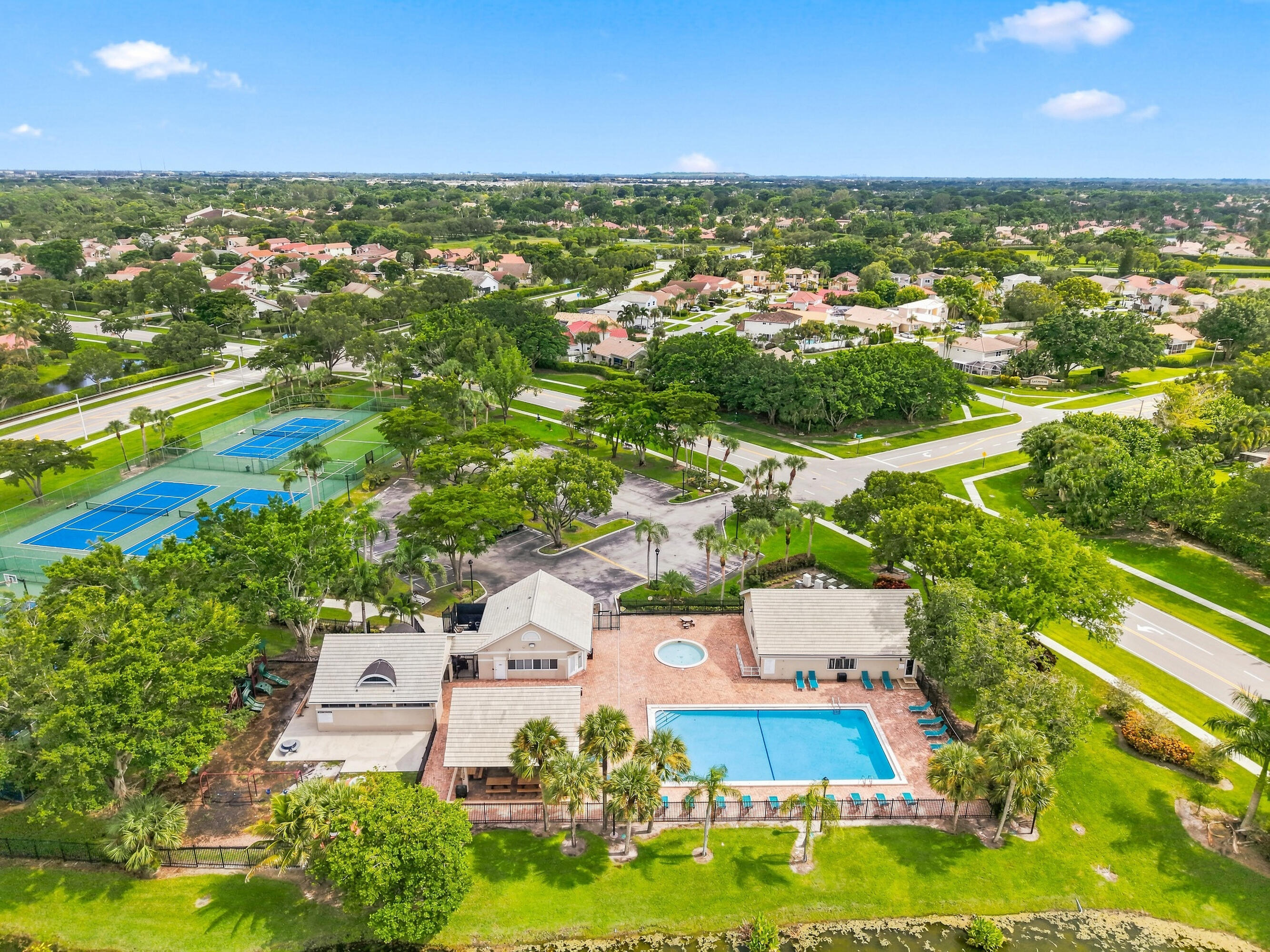 10592 PLAINVIEW Circle