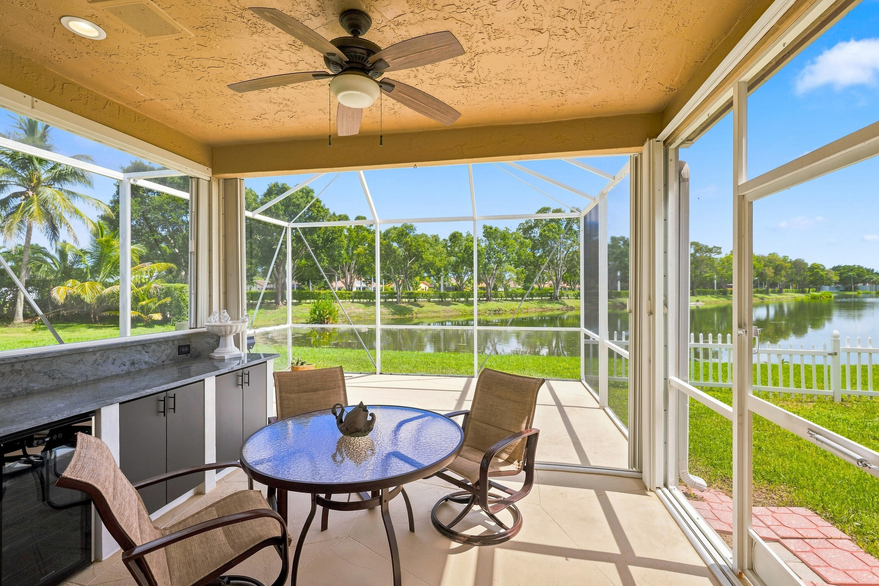 10592 PLAINVIEW Circle