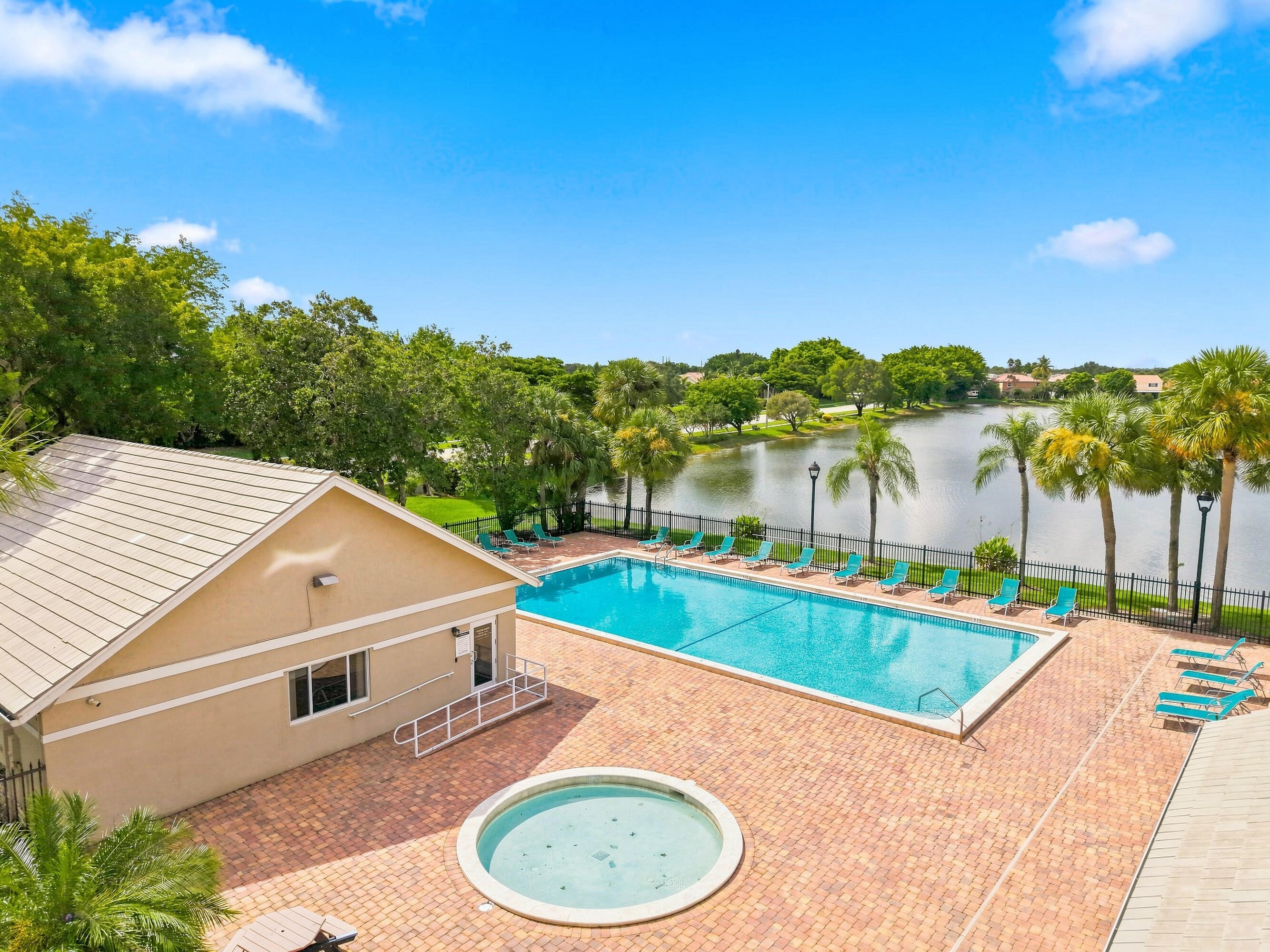 10592 PLAINVIEW Circle
