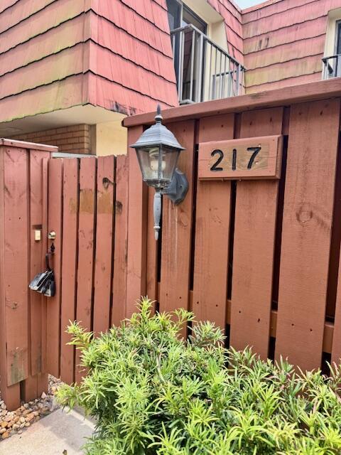217 LIVE OAK Lane