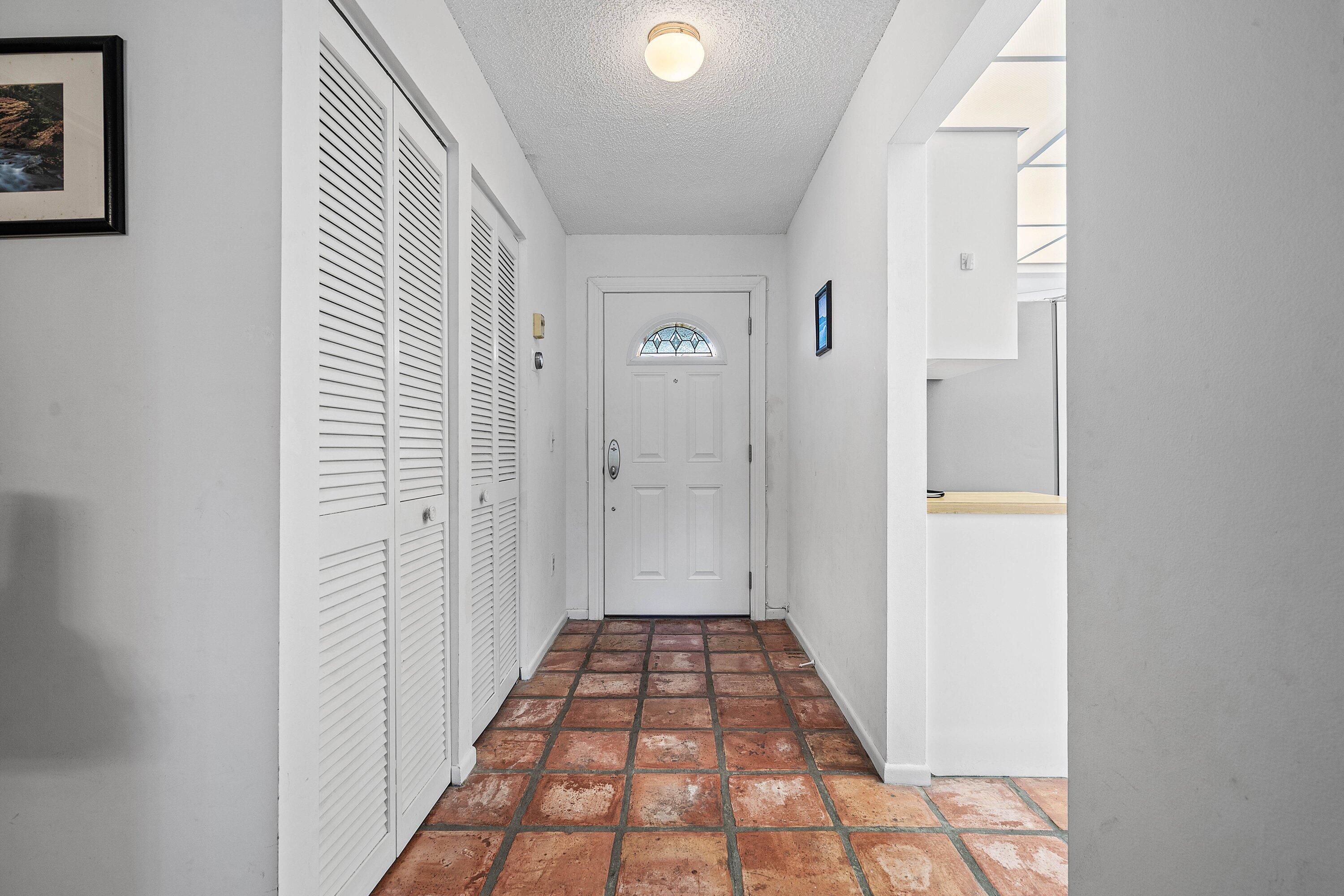 36 STRATFORD Lane W F