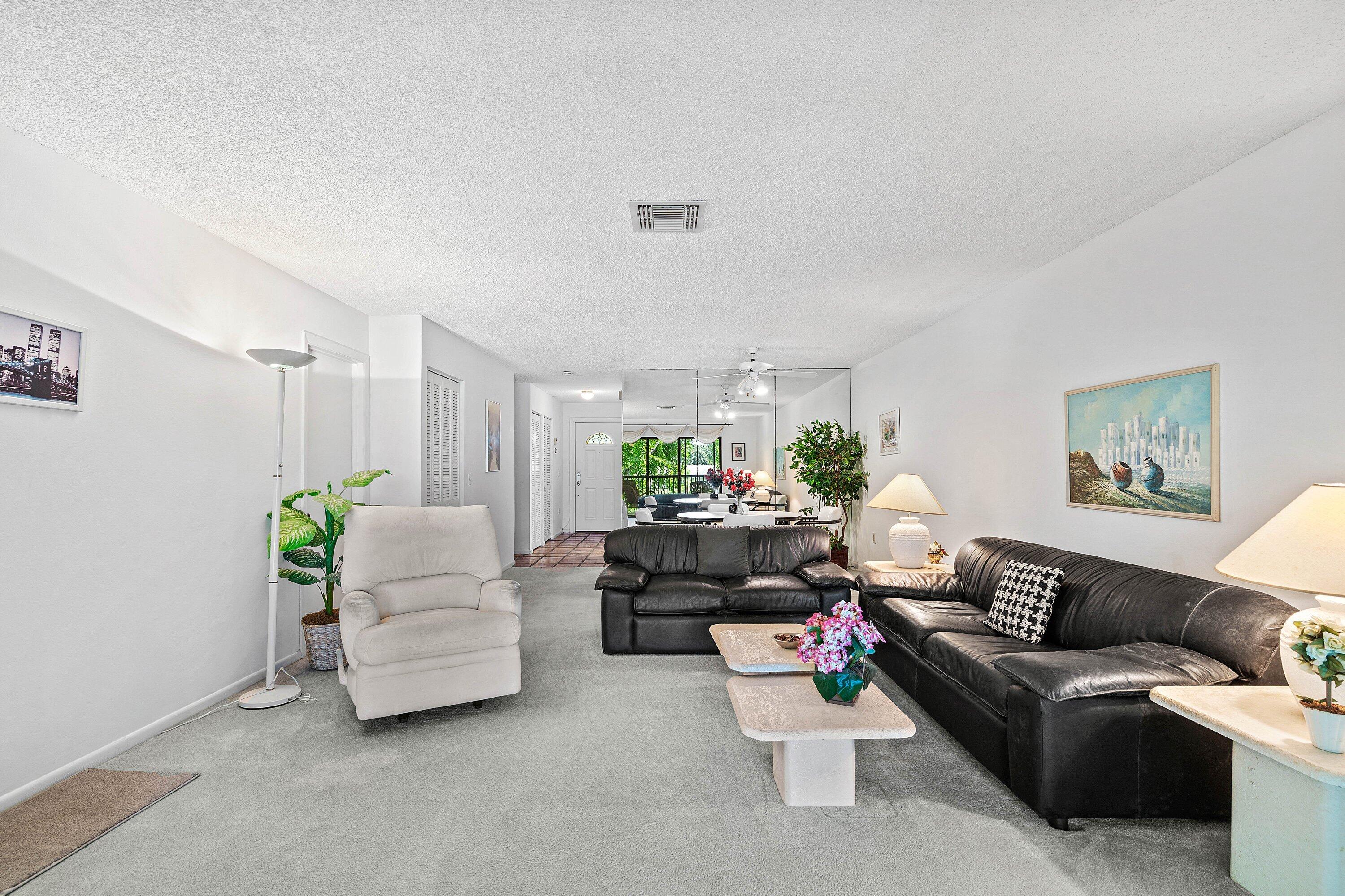 36 STRATFORD Lane W F