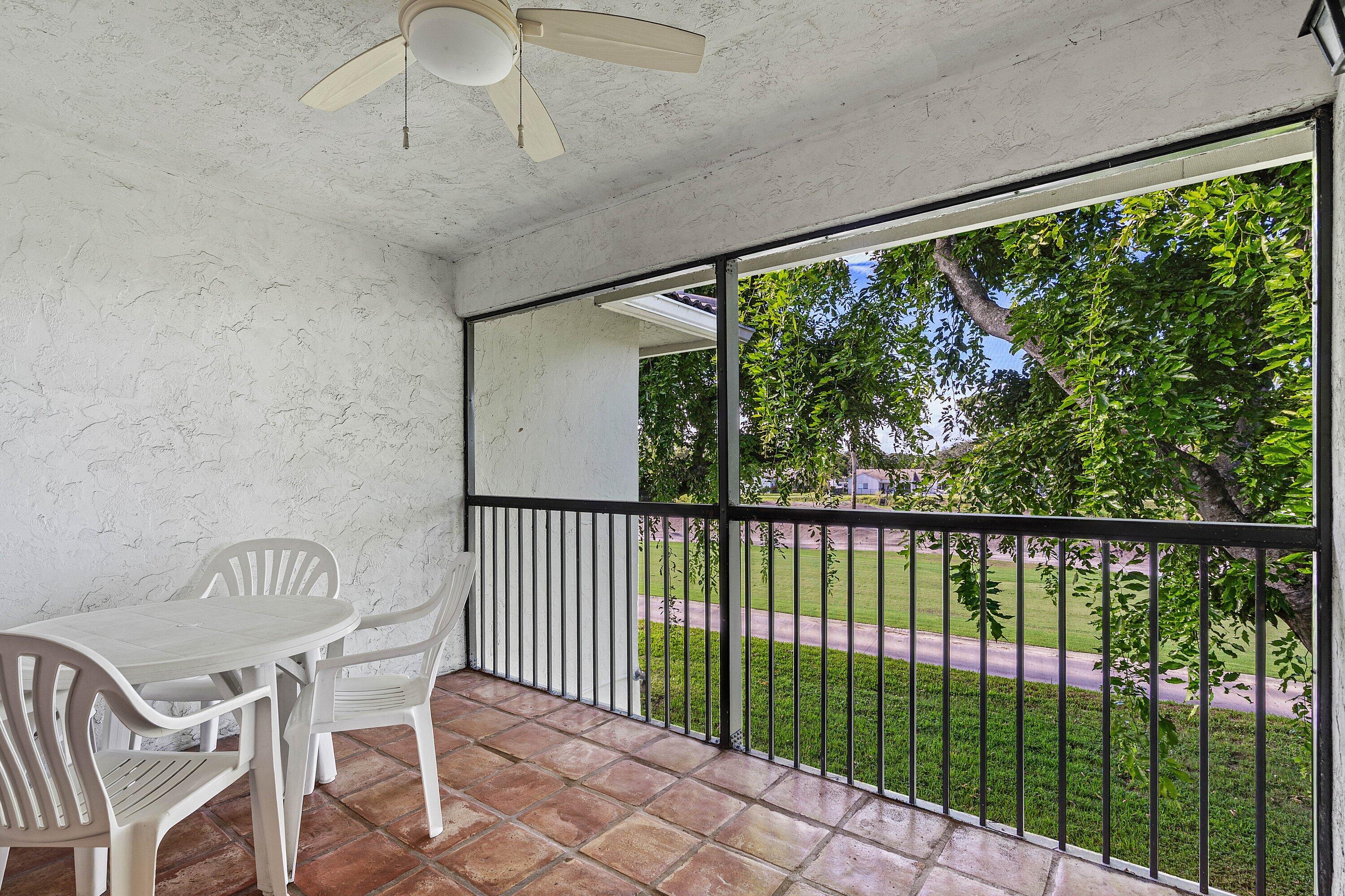 36 STRATFORD Lane W F