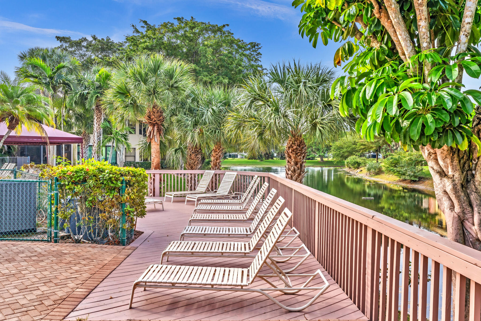 7508 LA PAZ Boulevard 204