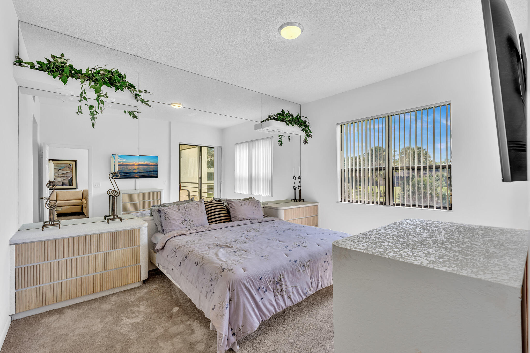 7508 LA PAZ Boulevard 204