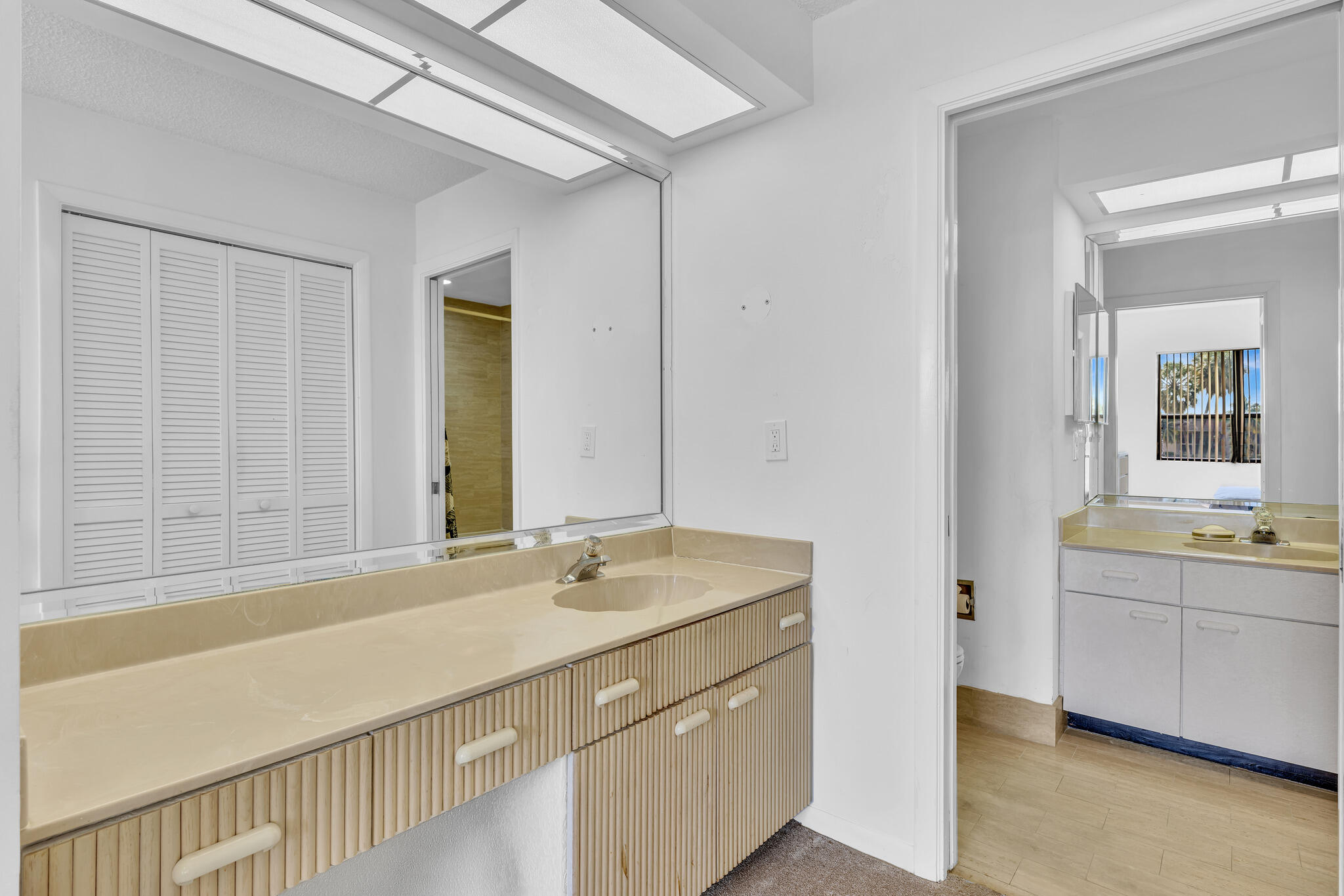 7508 LA PAZ Boulevard 204