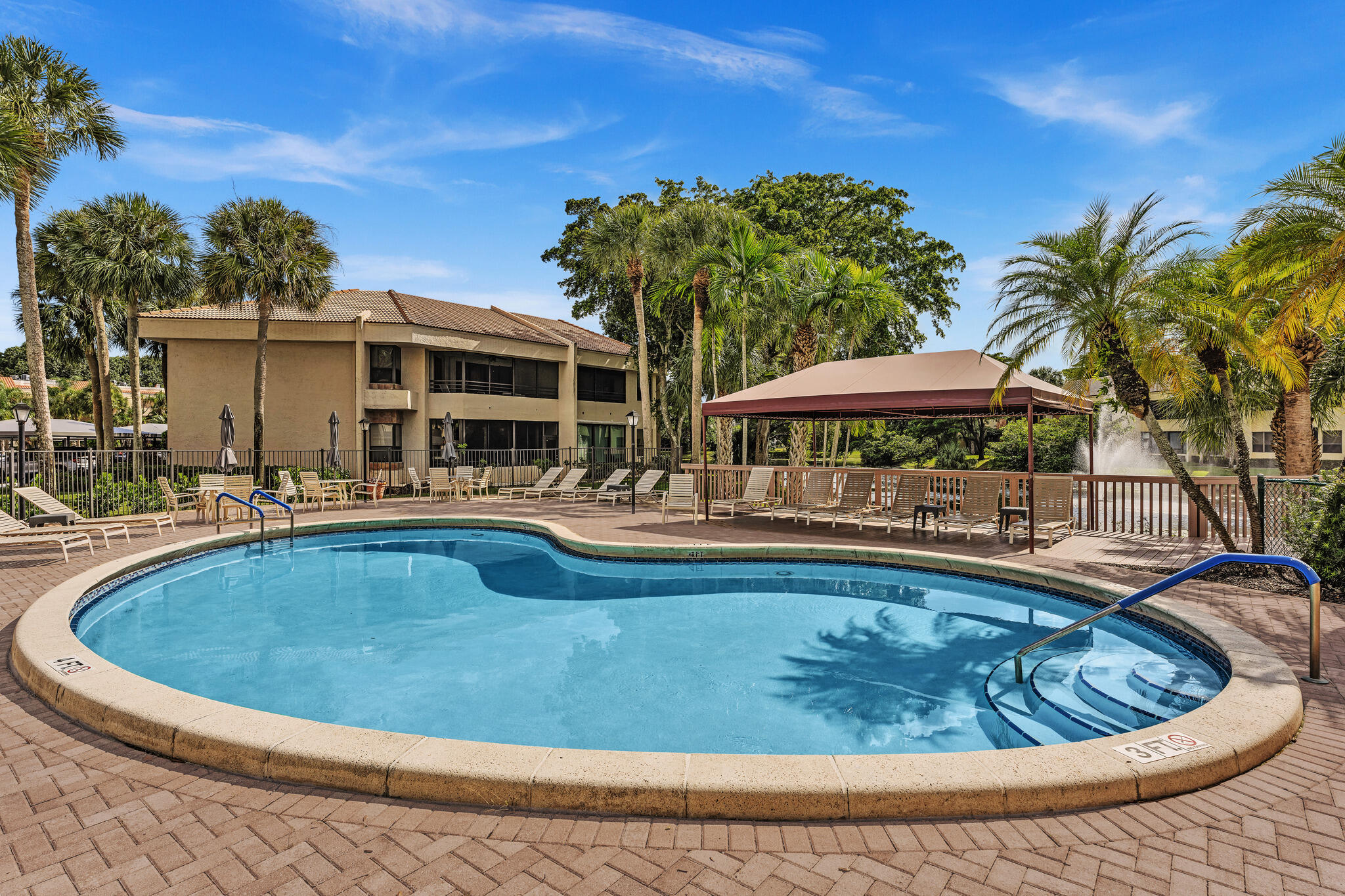 7508 LA PAZ Boulevard 204