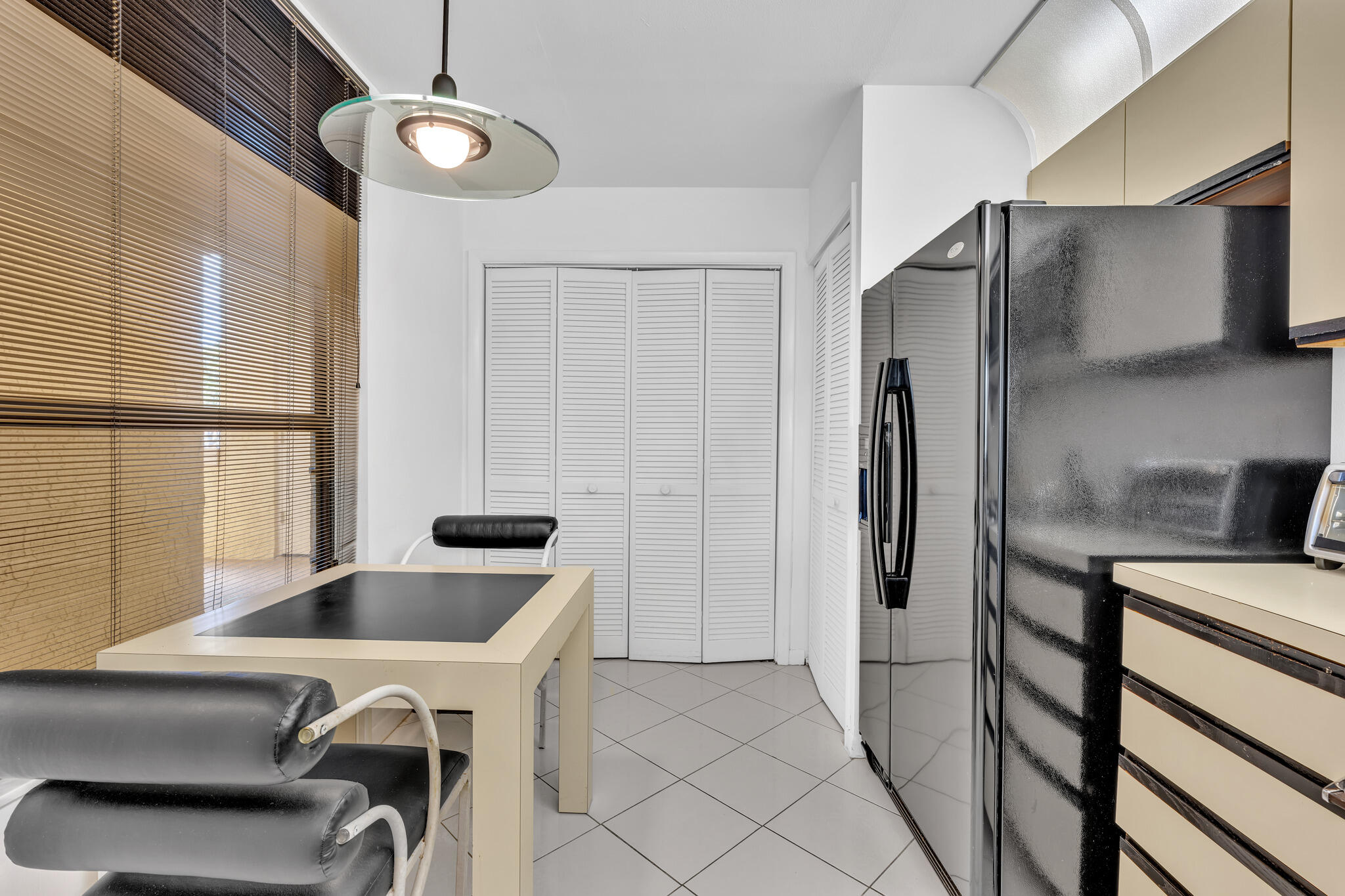 7508 LA PAZ Boulevard 204