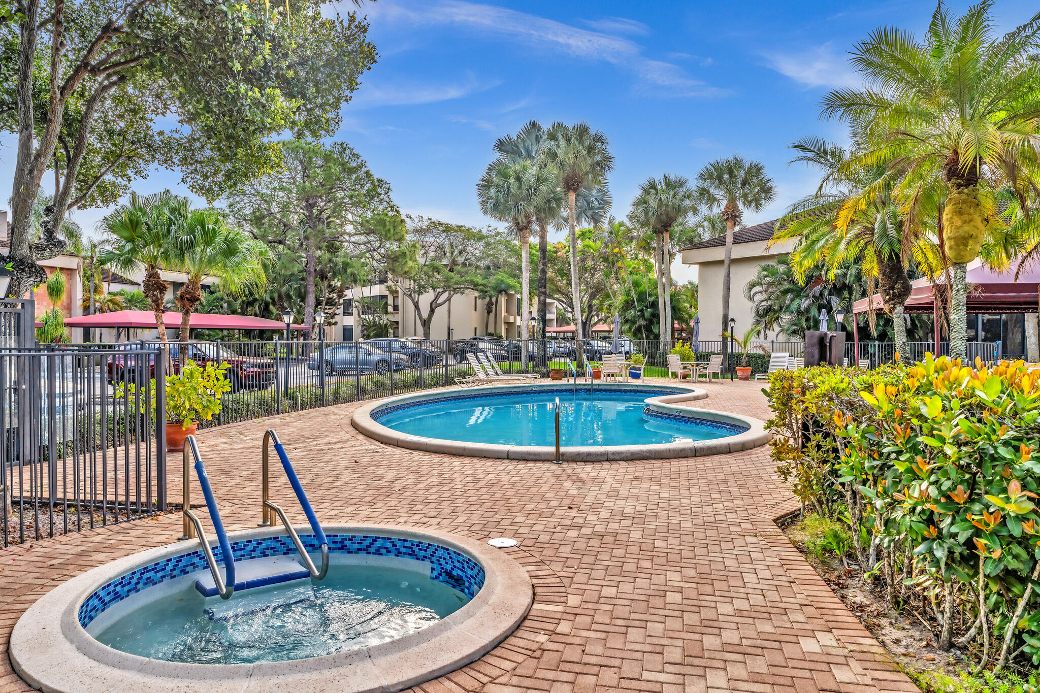 7508 LA PAZ Boulevard 204