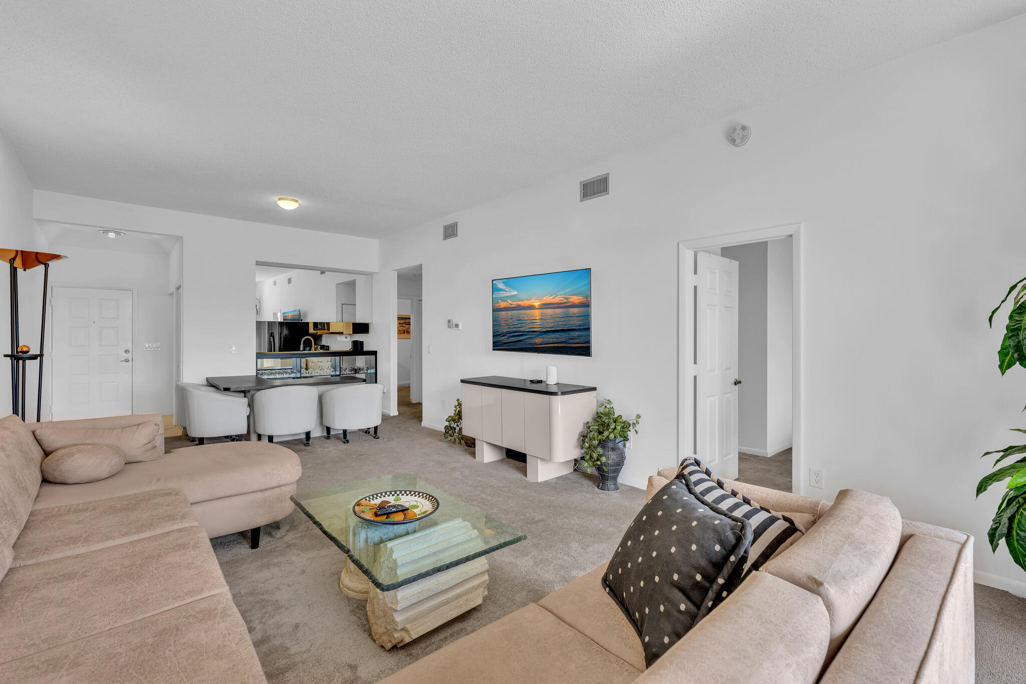 7508 LA PAZ Boulevard 204