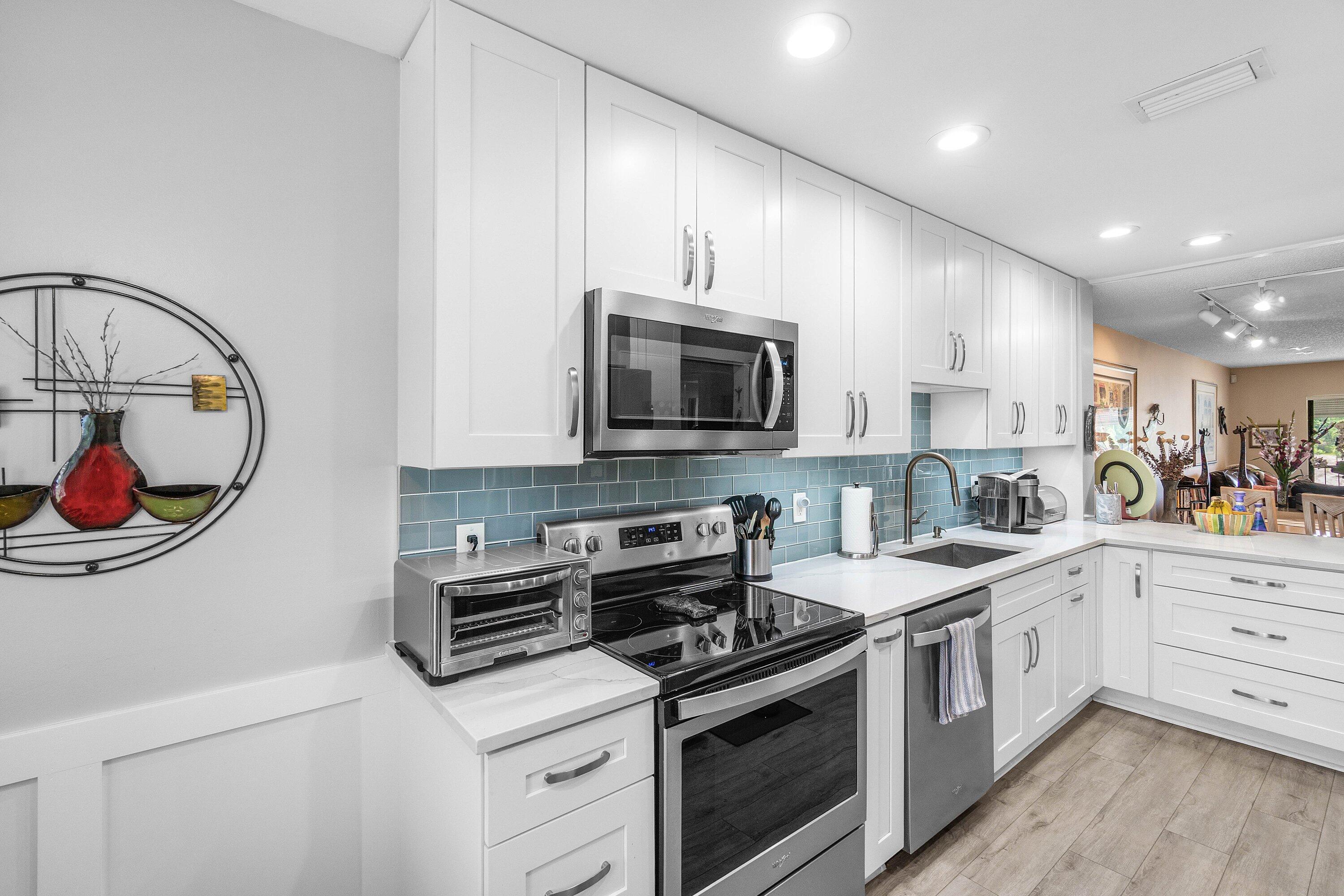 13 SOUTHPORT Lane F
