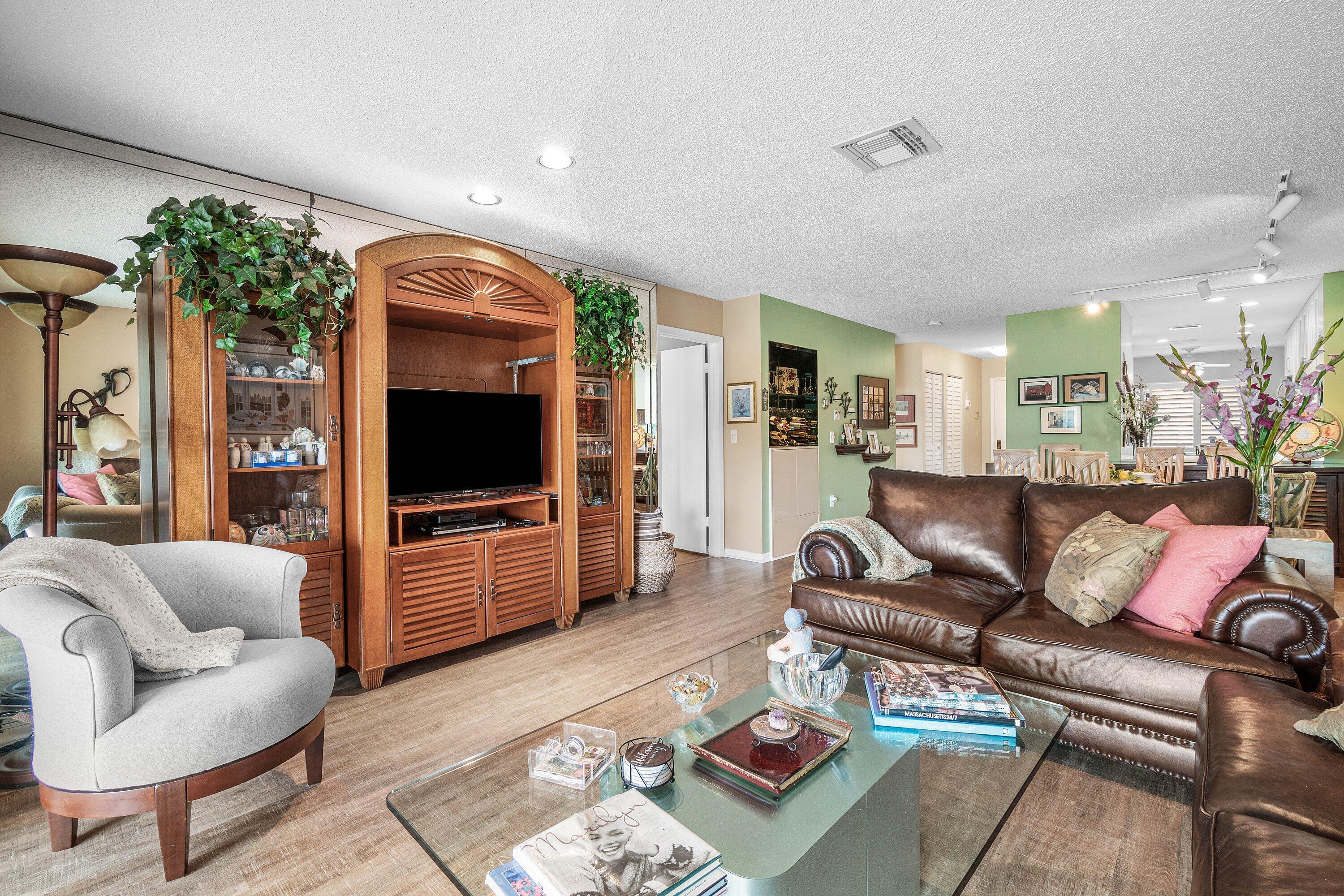 13 SOUTHPORT Lane F