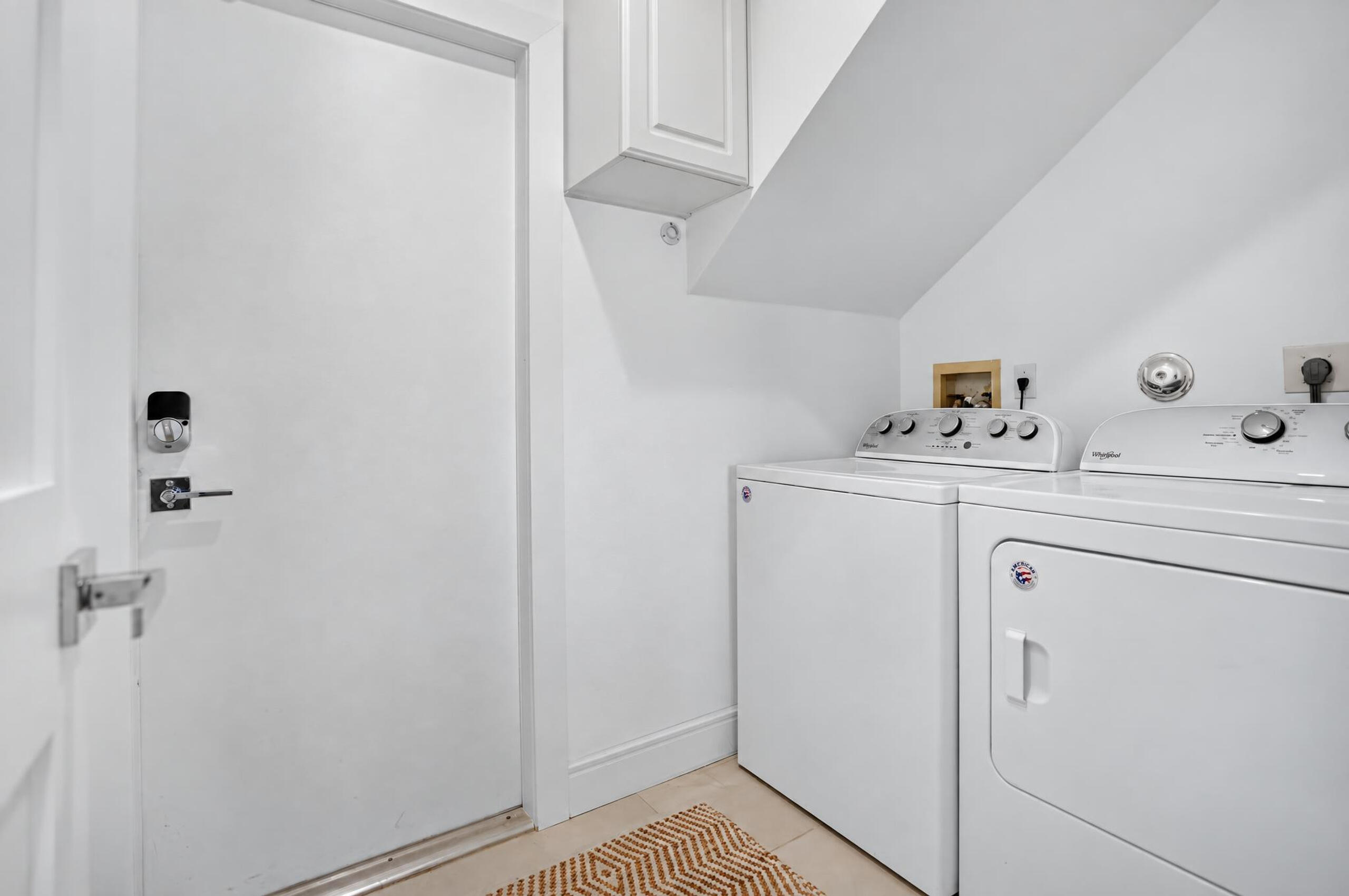 3995 Laurelwood Lane