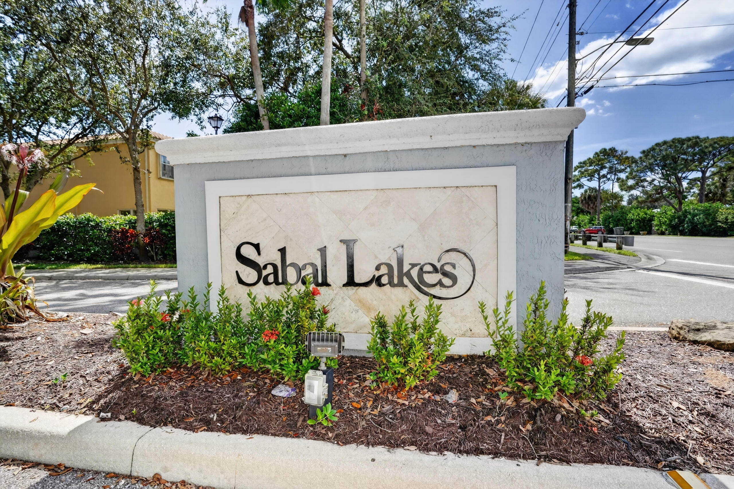 3995 Laurelwood Lane