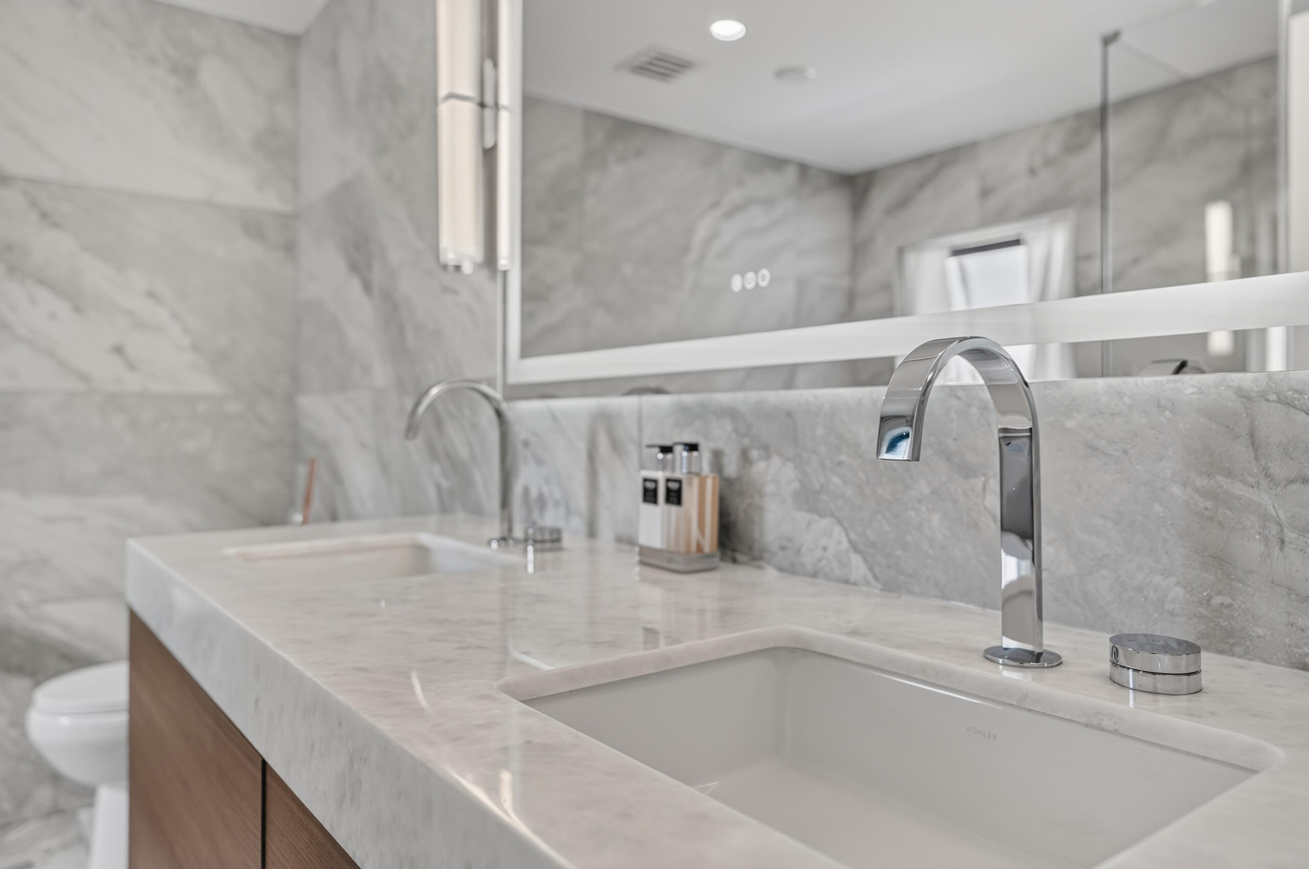 3995 Laurelwood Lane