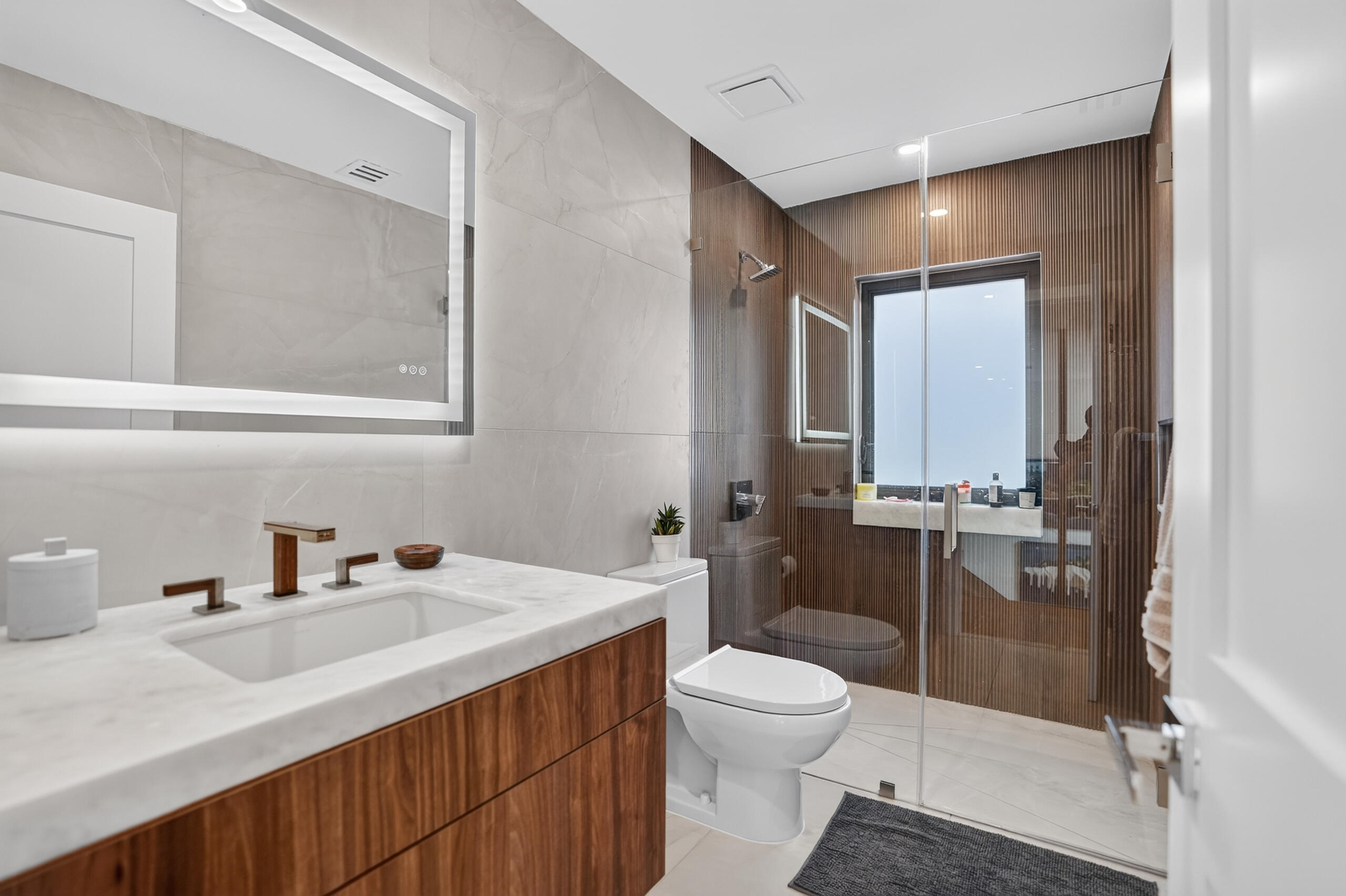 3995 Laurelwood Lane