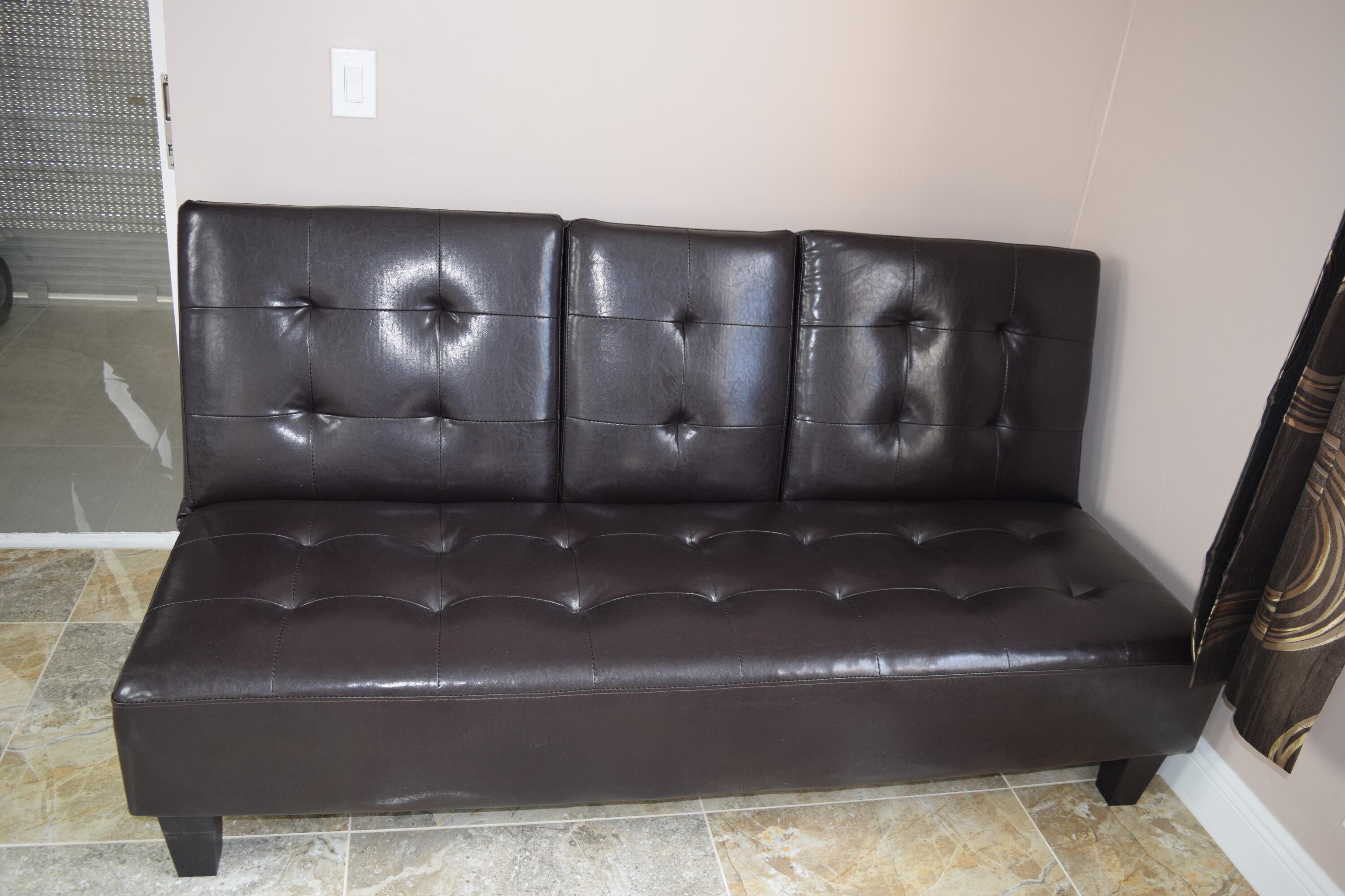 804 Burgundy Q 804