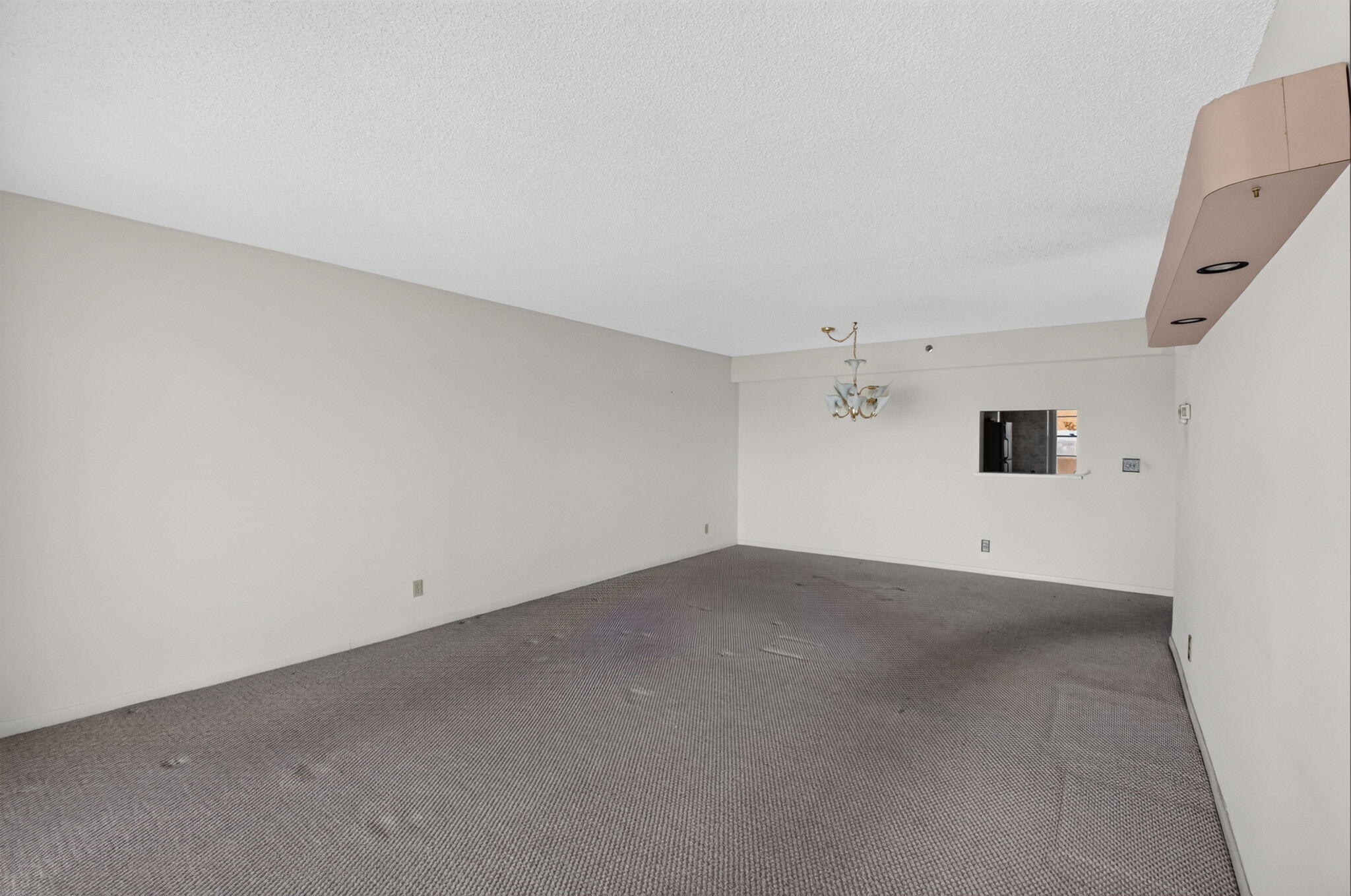 7260 KINGHURST Drive 404