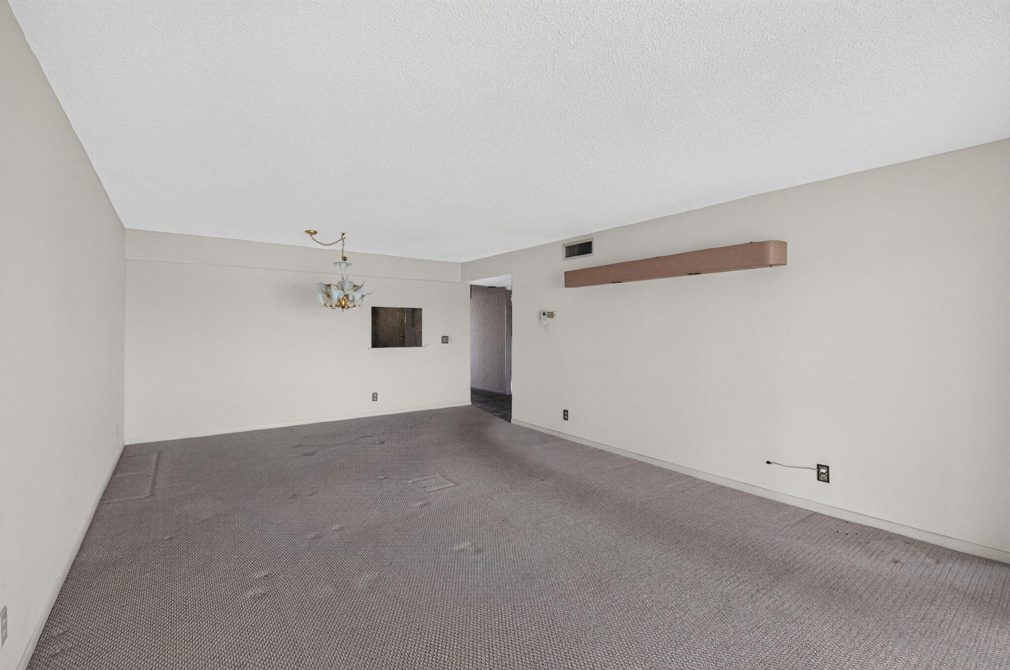 7260 KINGHURST Drive 404