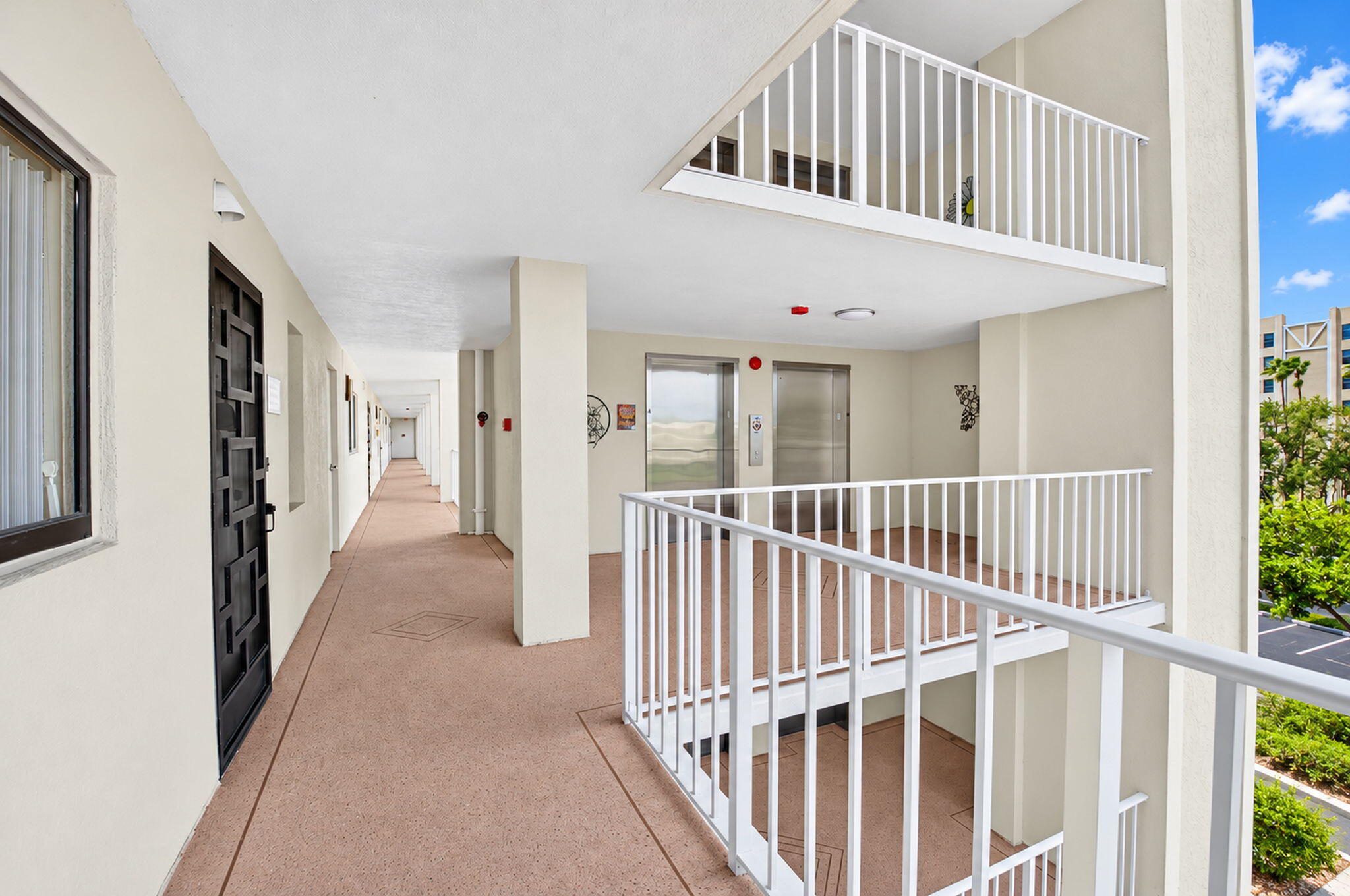 7260 KINGHURST Drive 404