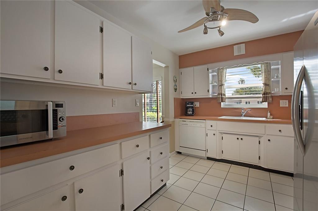 2121 NE 34TH CT