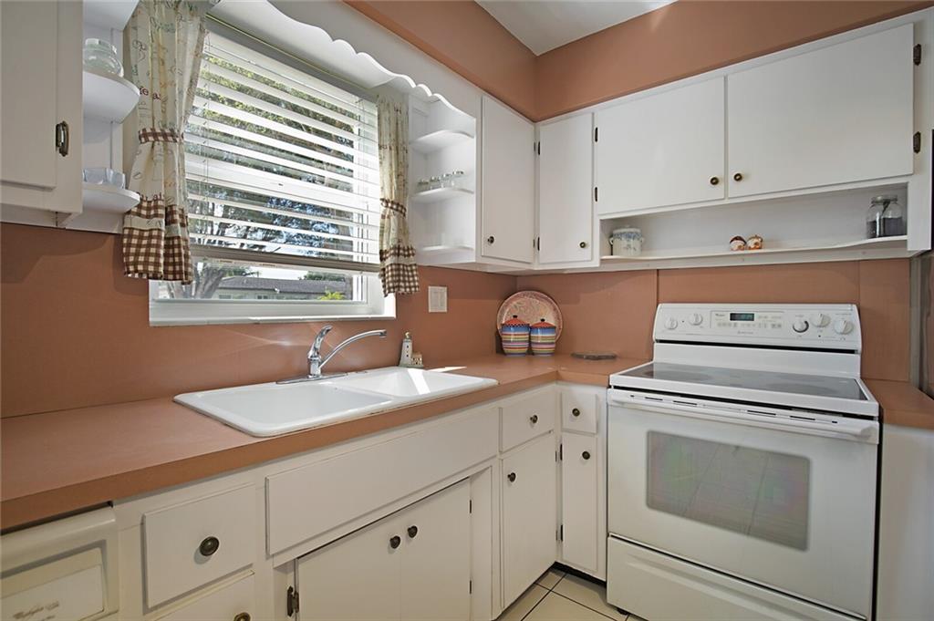 2121 NE 34TH CT